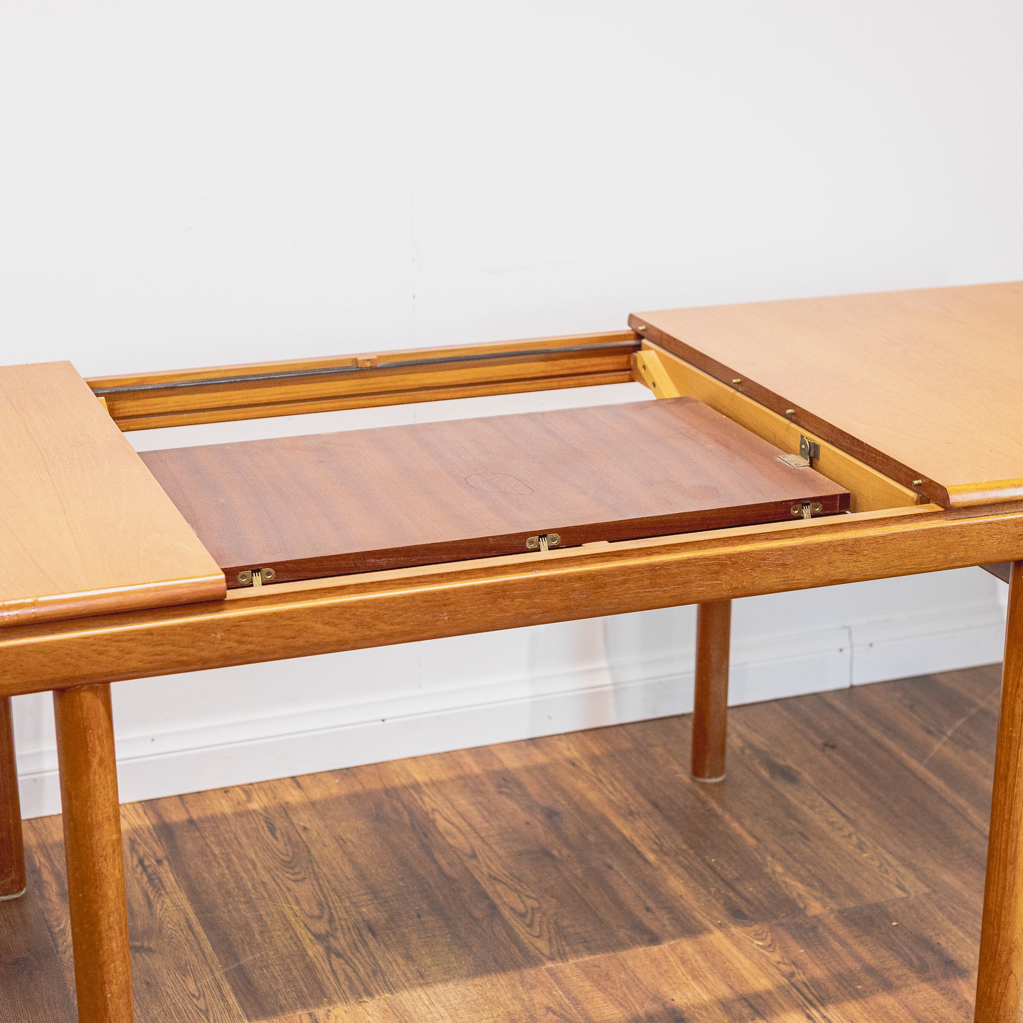 White & Newton Rectangular Teak Extending Dining Table -7.jpg