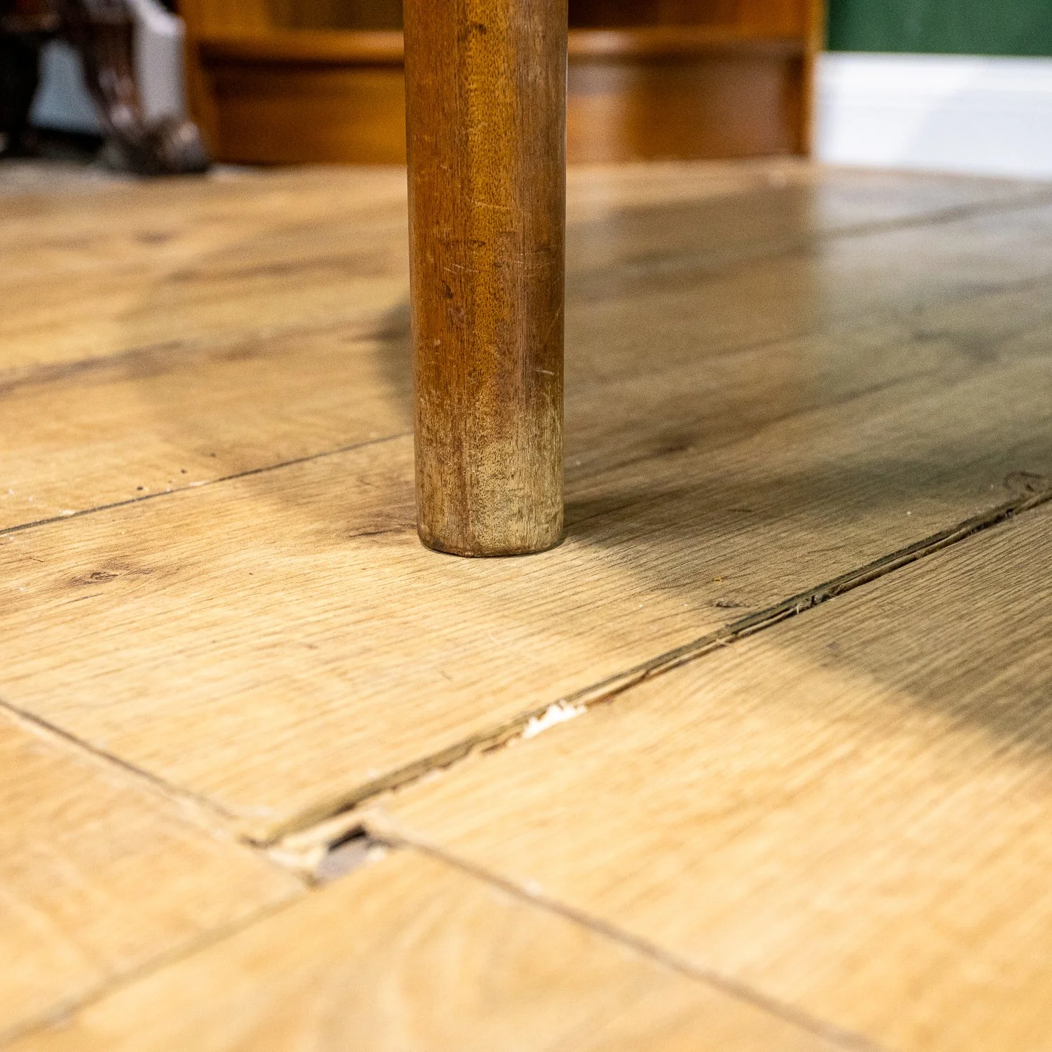 McIntosh Round Teak Extending Dining Table