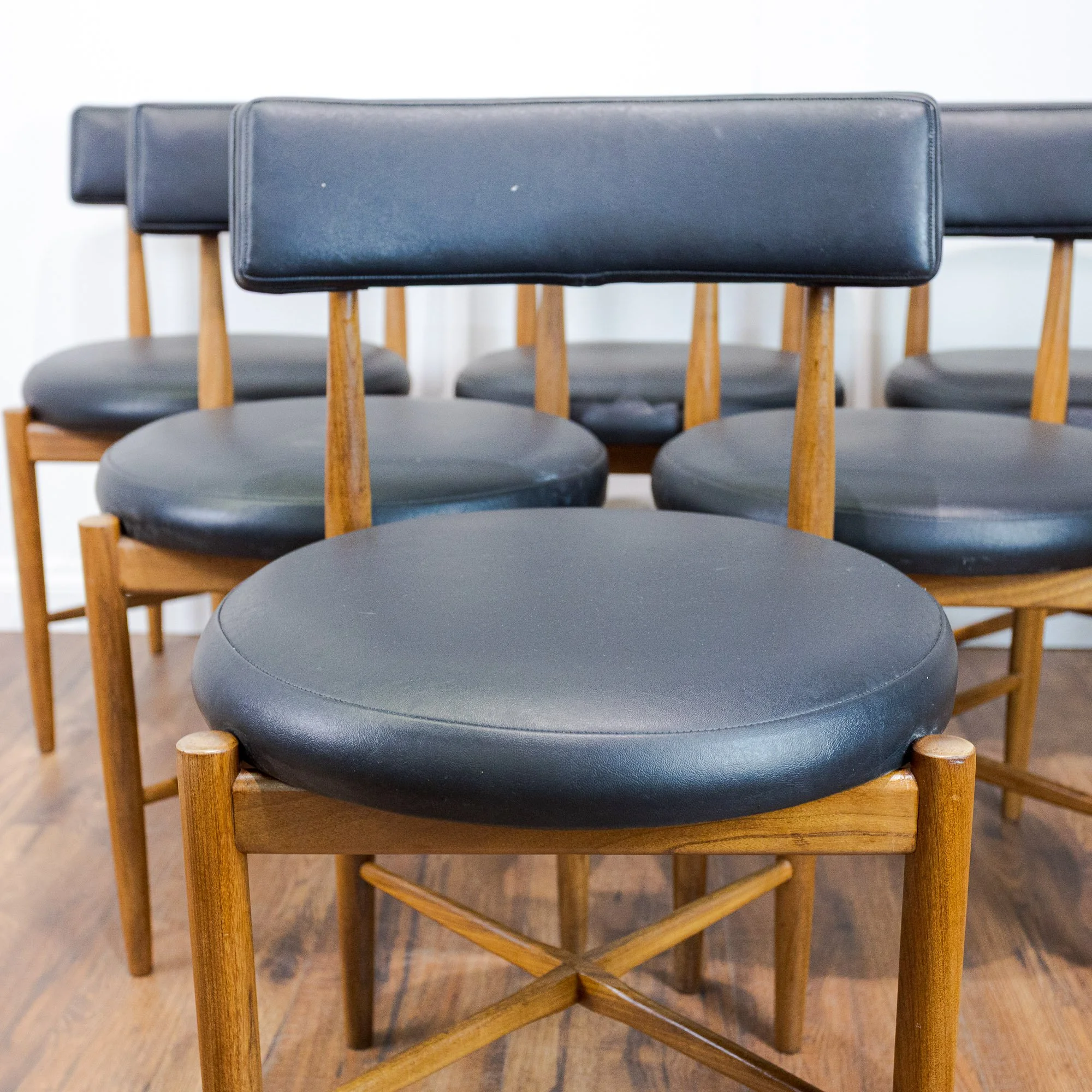 6x G Plan Fresco Round Dining Chairs by Victor B. Wilkins