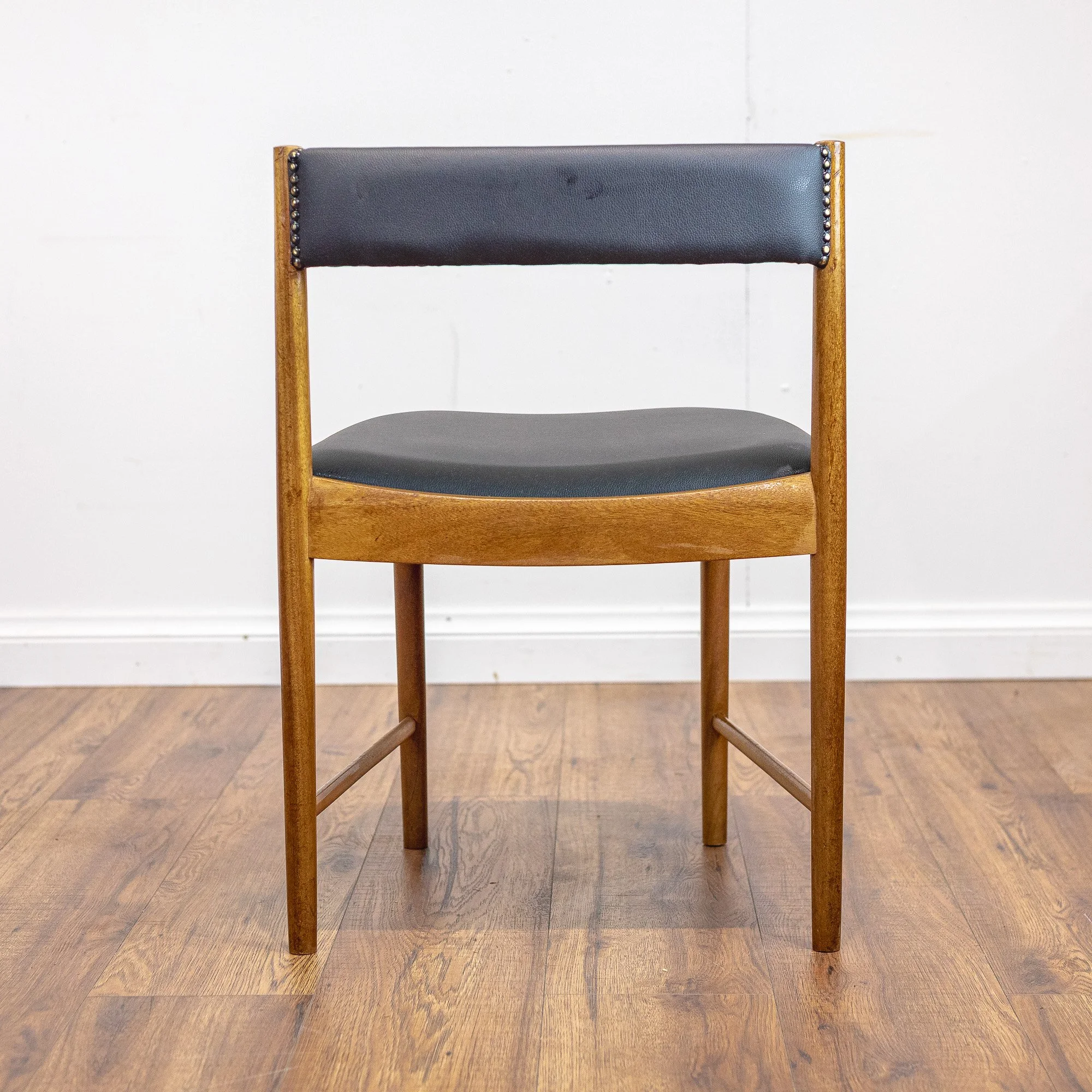 11 - Mcintosh 9533 Teak 6x Dining Chairs -10.jpg
