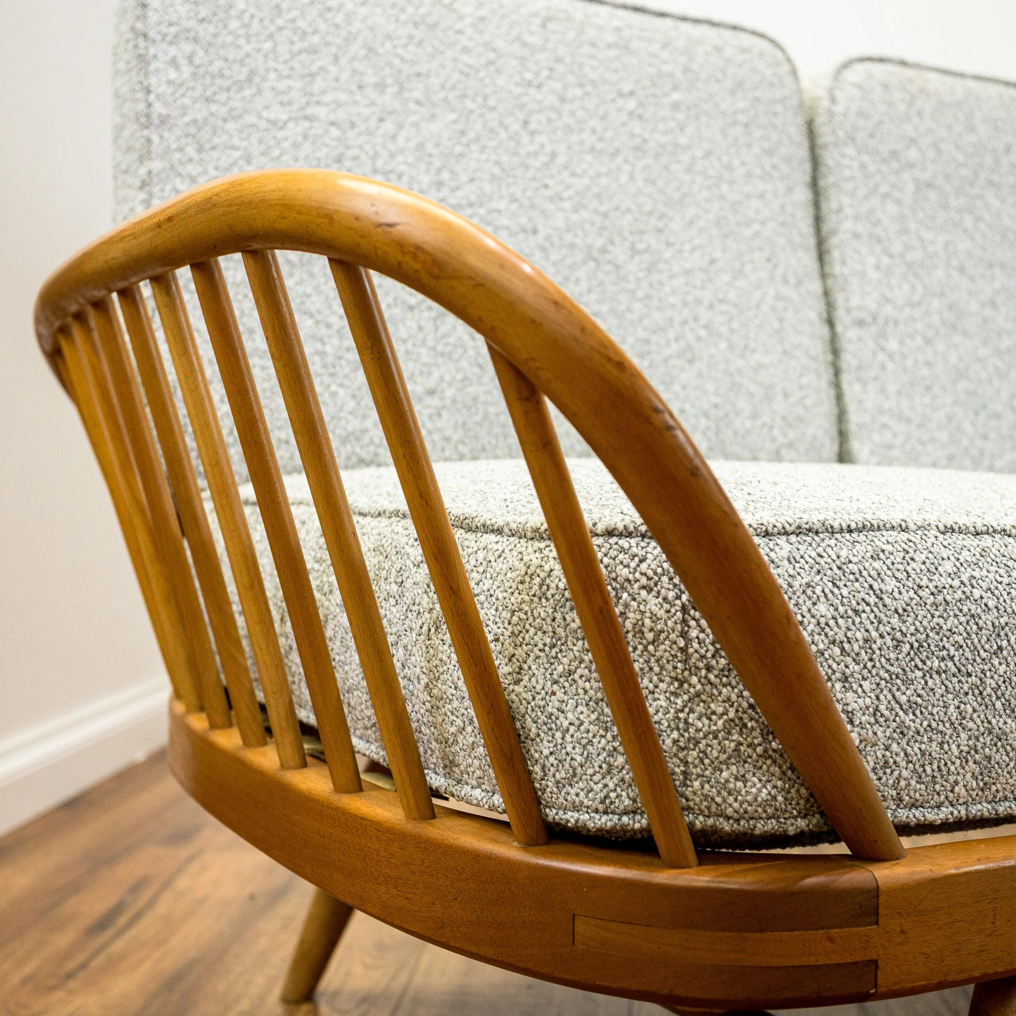 Ercol Model 355 Blonde Elm Studio Couch / Daybed