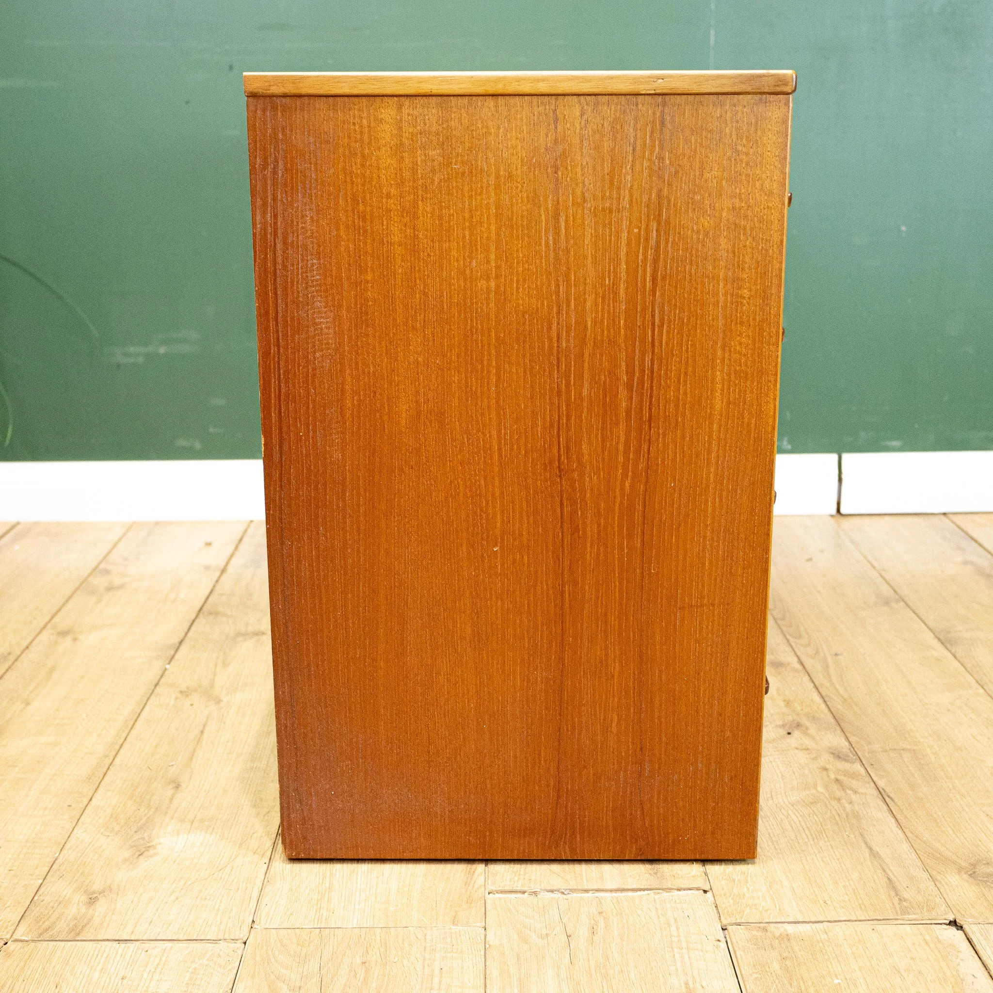 Stag Cantana Chest of 8 Drawers