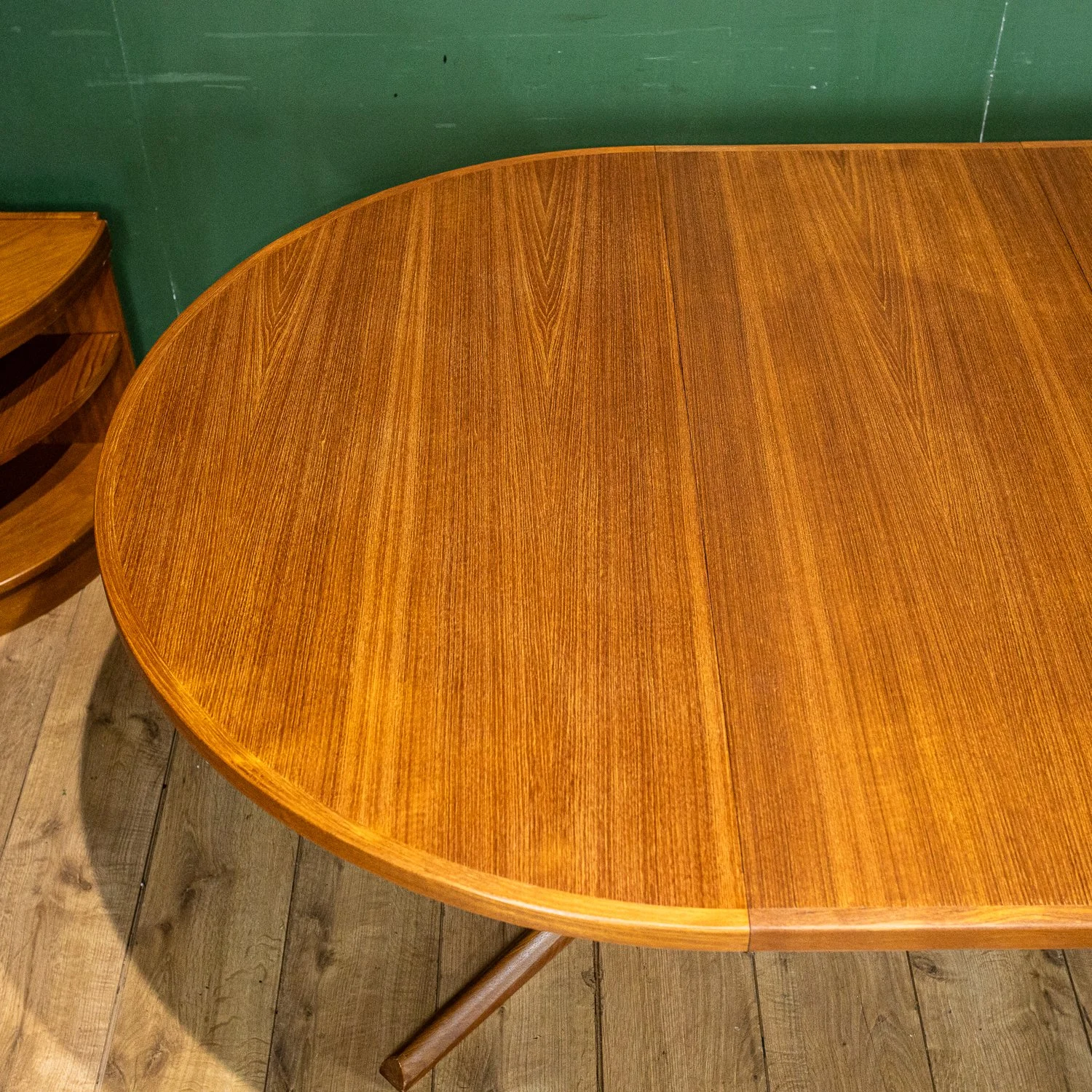 Gudme Møbelfabrik Teak Pedestal Extending Dining Table