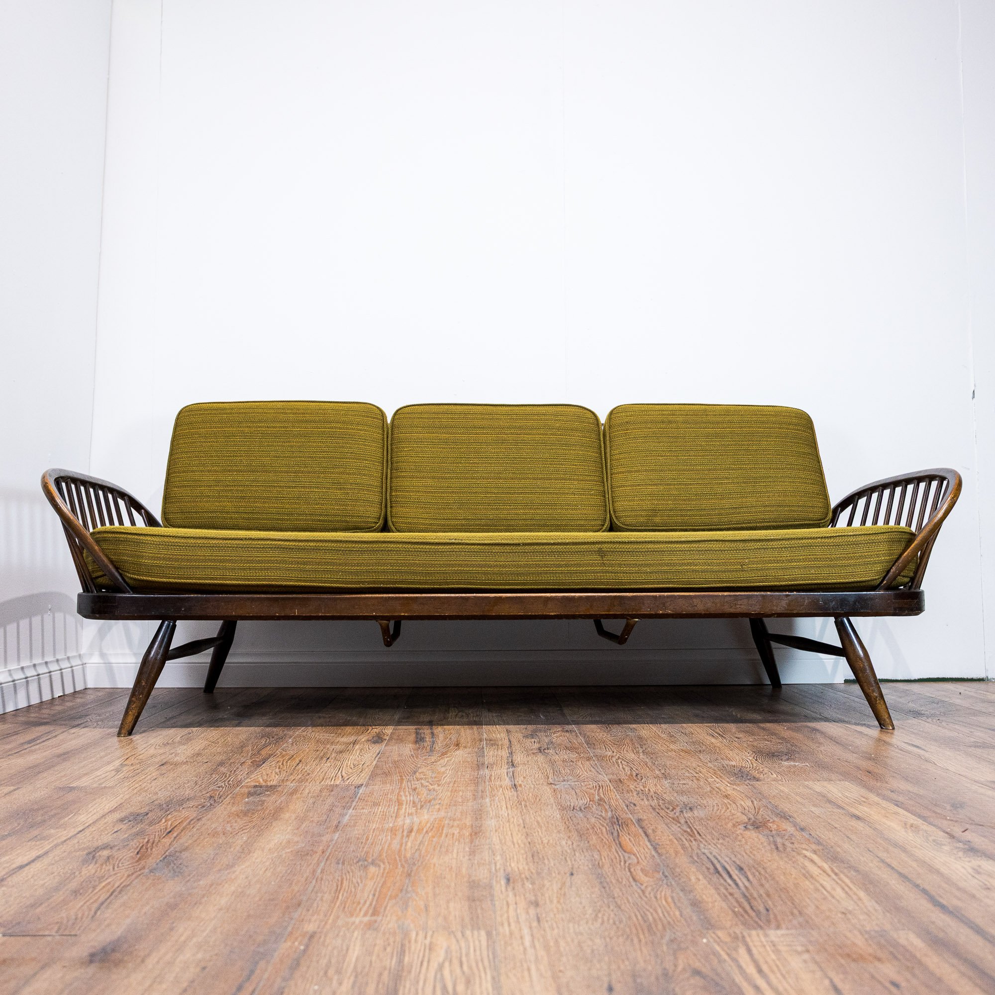 Ercol Studio Couch / Daybed in Brown
