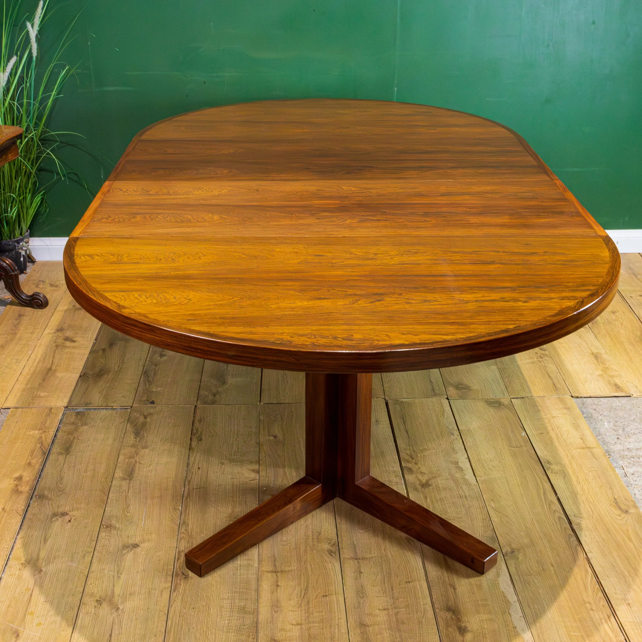 Round Extending Rosewood Dining Table by John Mortensen for Heltborg Møbler