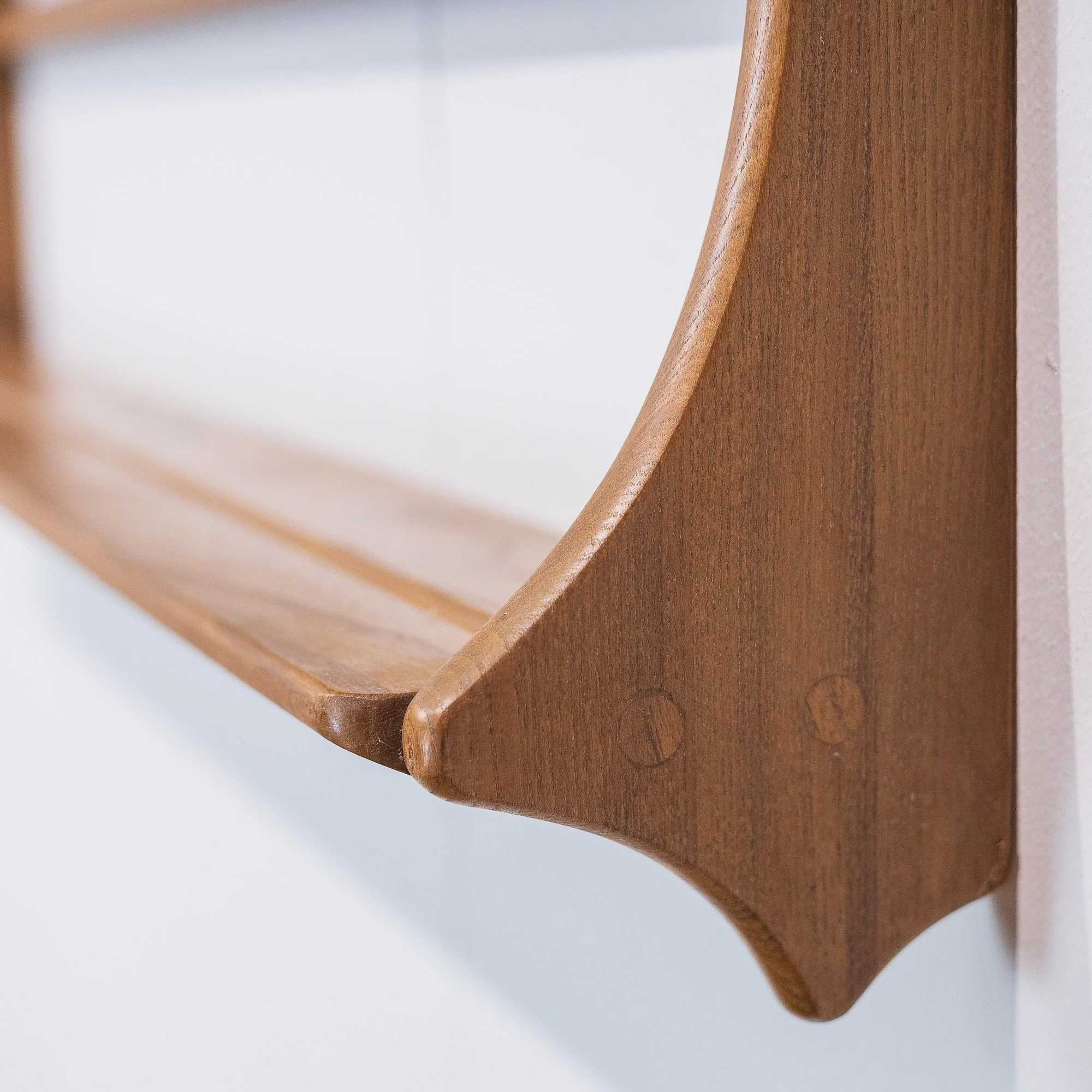 22. Ercol Blue Label Elm Plate Rack Model 287-3.jpg