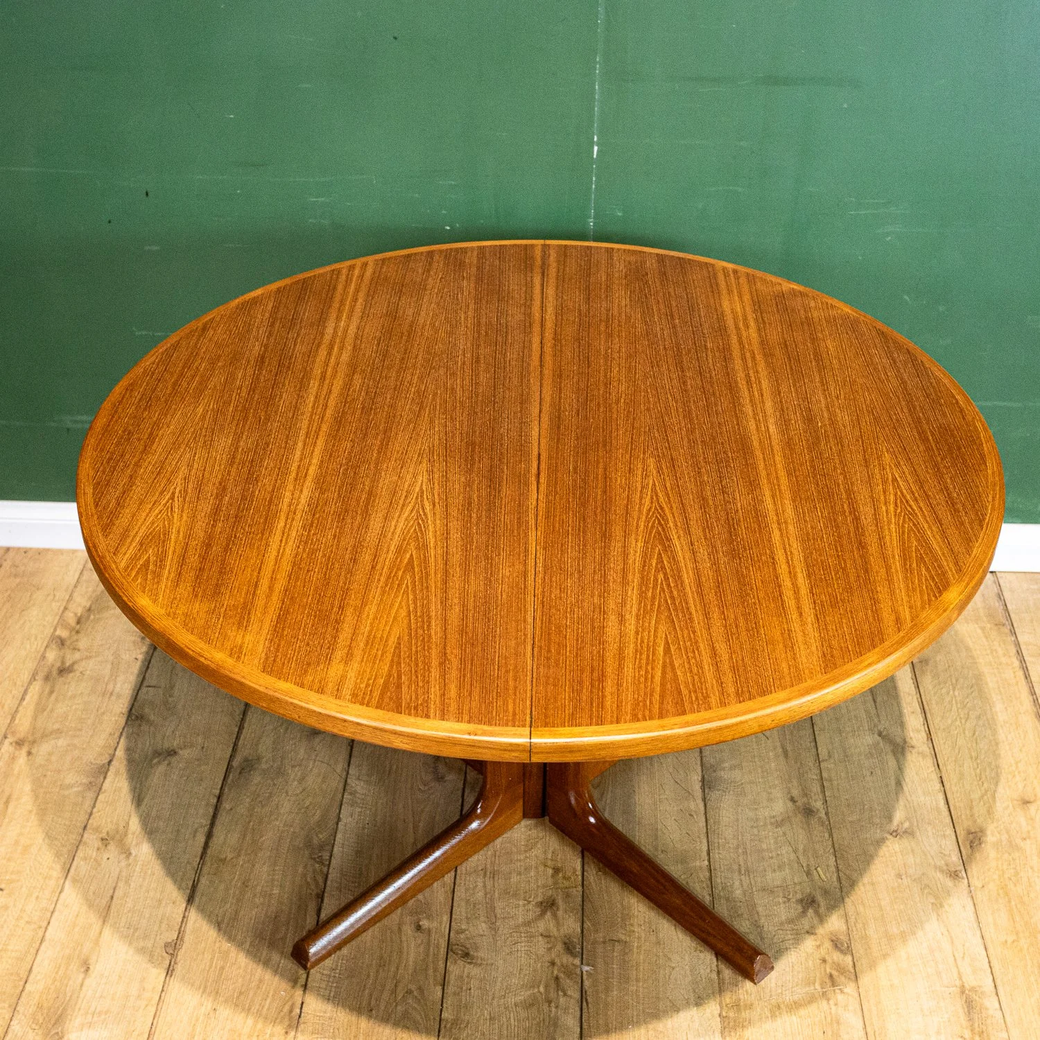 Gudme Møbelfabrik Teak Pedestal Extending Dining Table