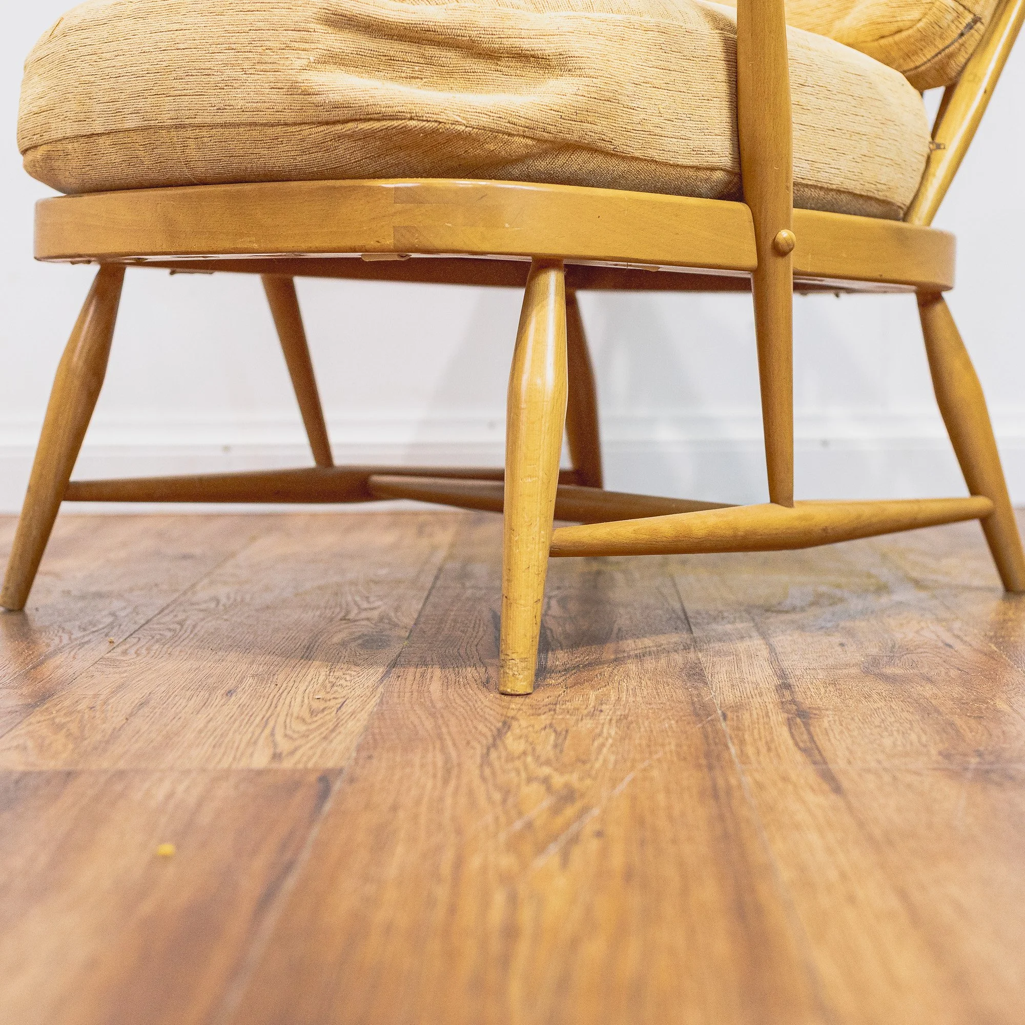 Ercol Blonde Elm Windsor Model 334 Armchair -6.jpg