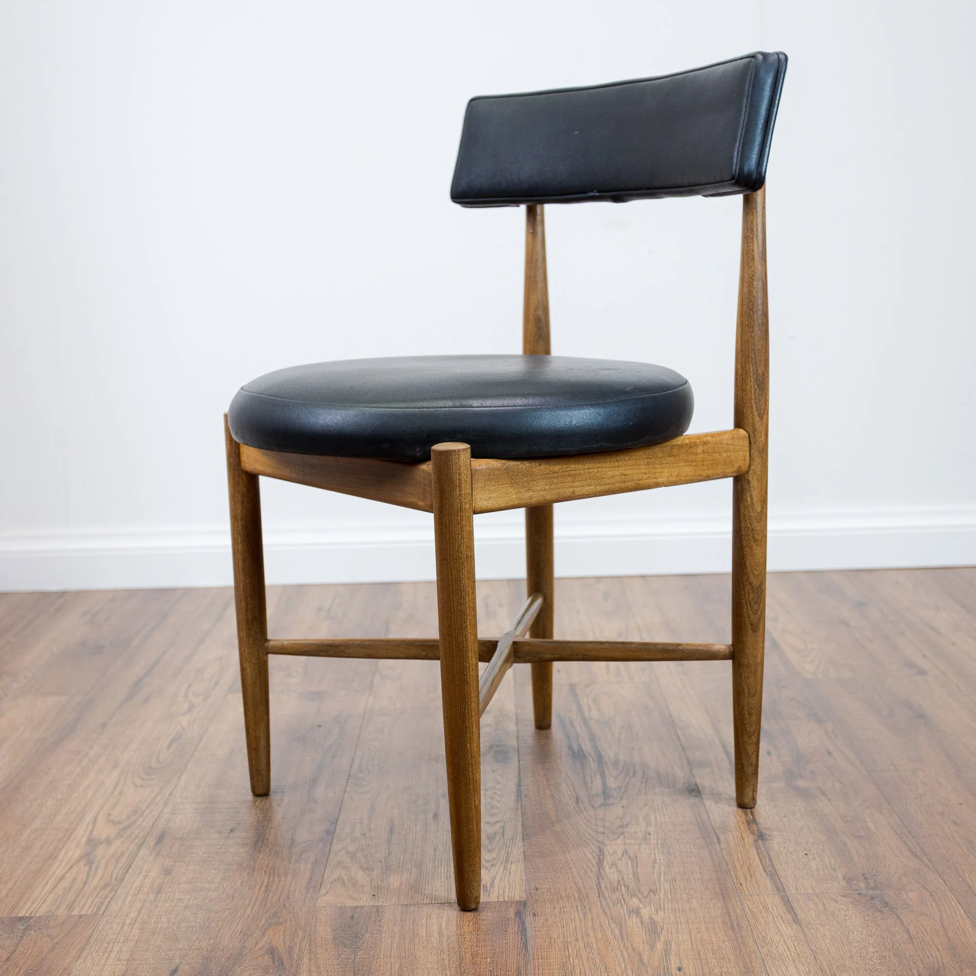 6x G Plan Fresco Round Dining Chairs by Victor B. Wilkins