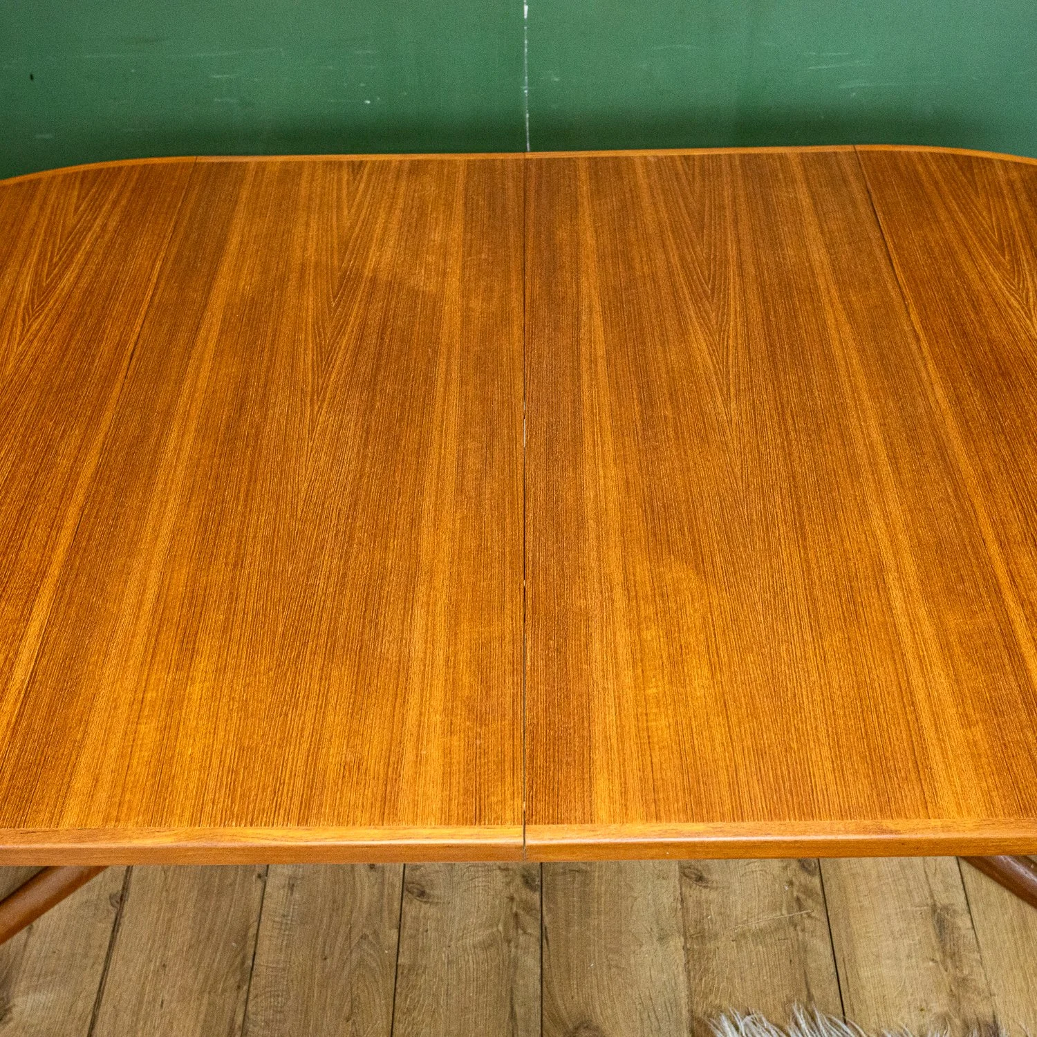 Gudme Møbelfabrik Teak Pedestal Extending Dining Table