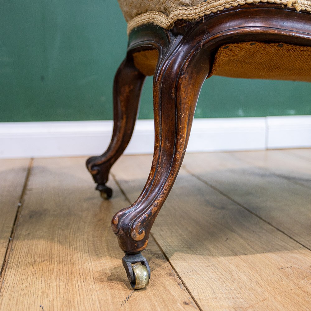 Victorian Walnut Shell-Back Bedroom Chair