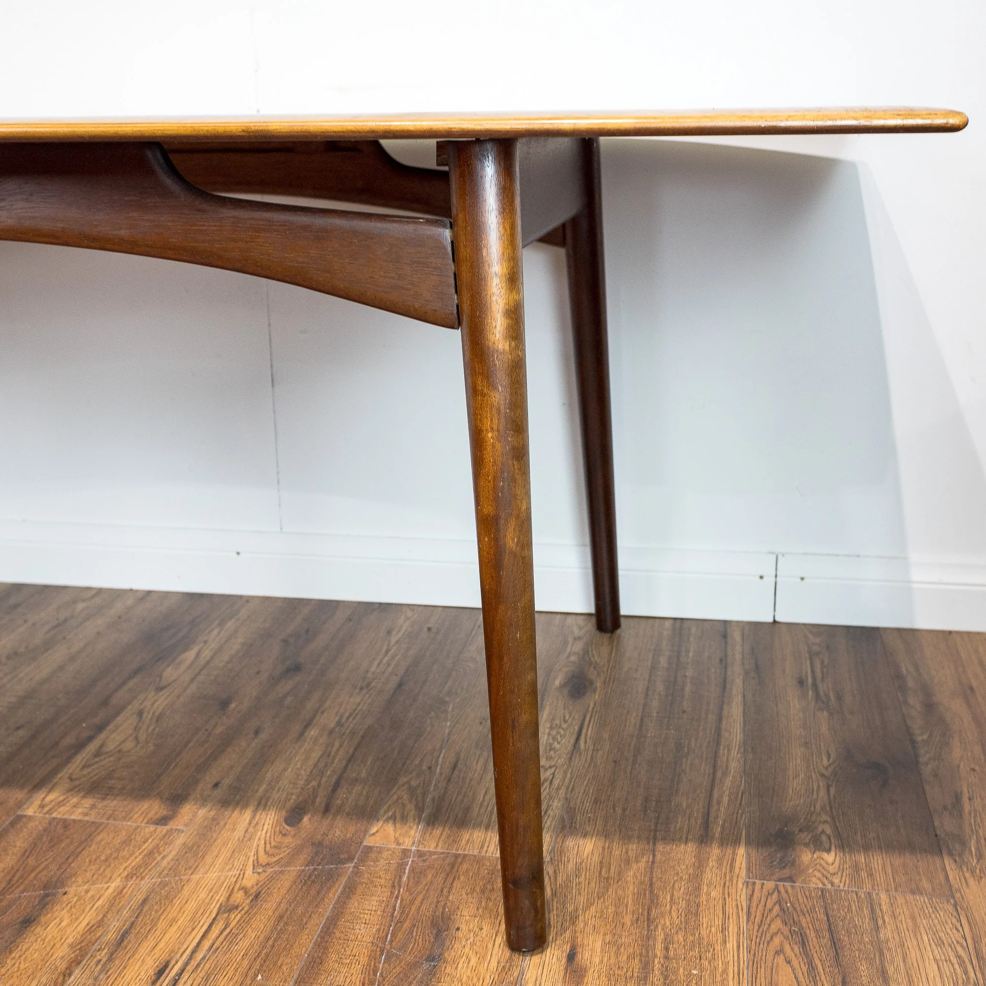 Mid Century Elegant Teak Dining Table
