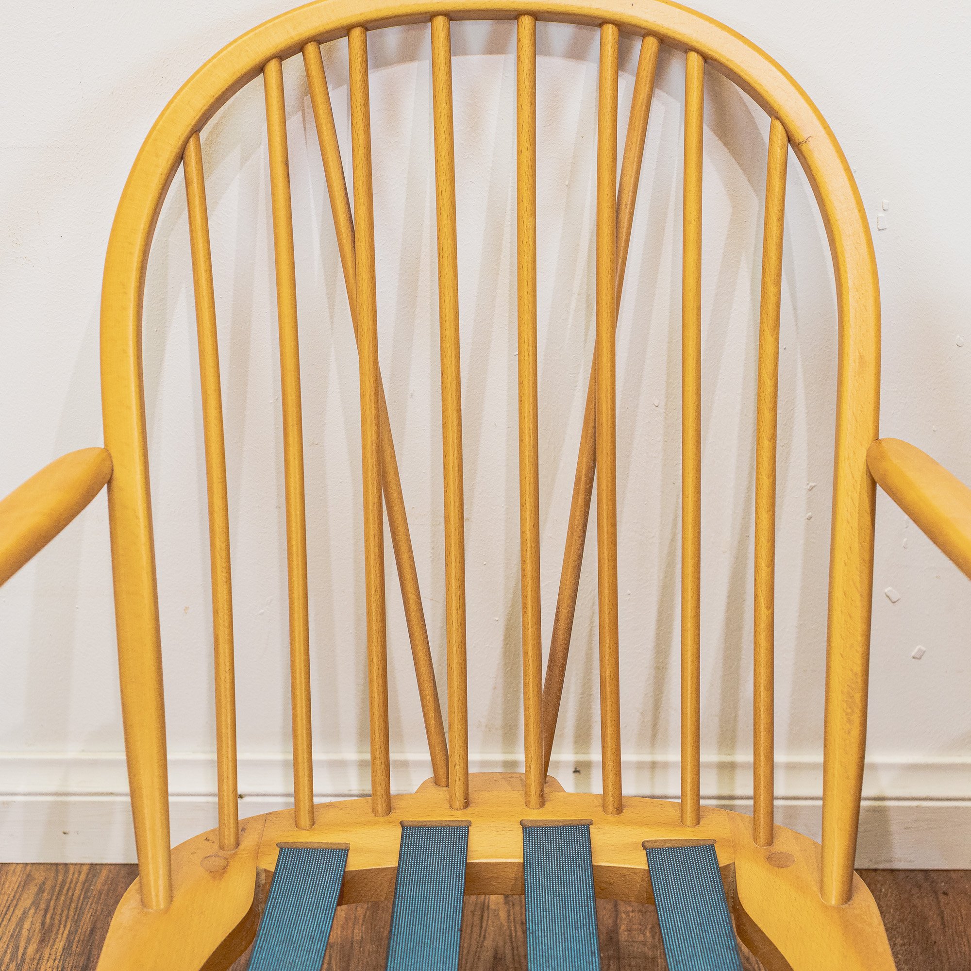 Ercol Windsor Easy Chairs Model 203 Blonde Elm Pair -23.jpg