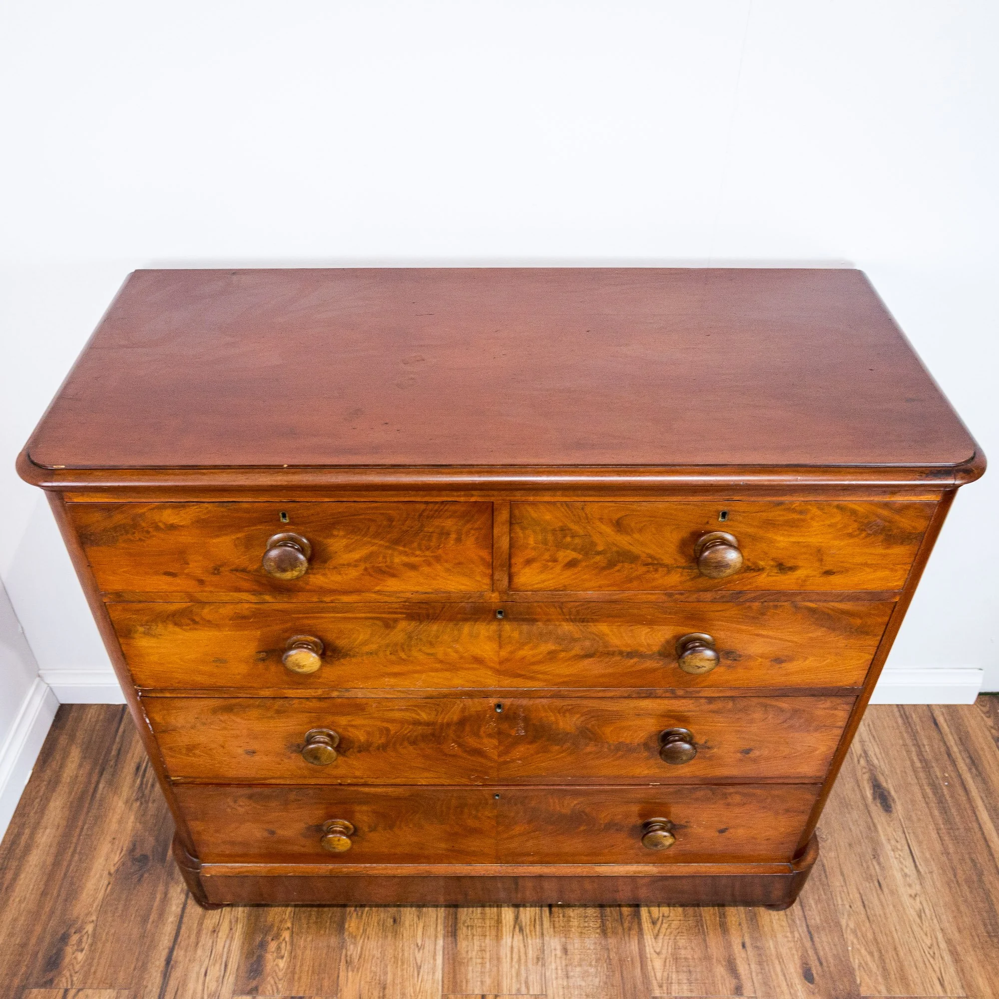 Victorian Flamed Mahogany Chest of 5 Drawers