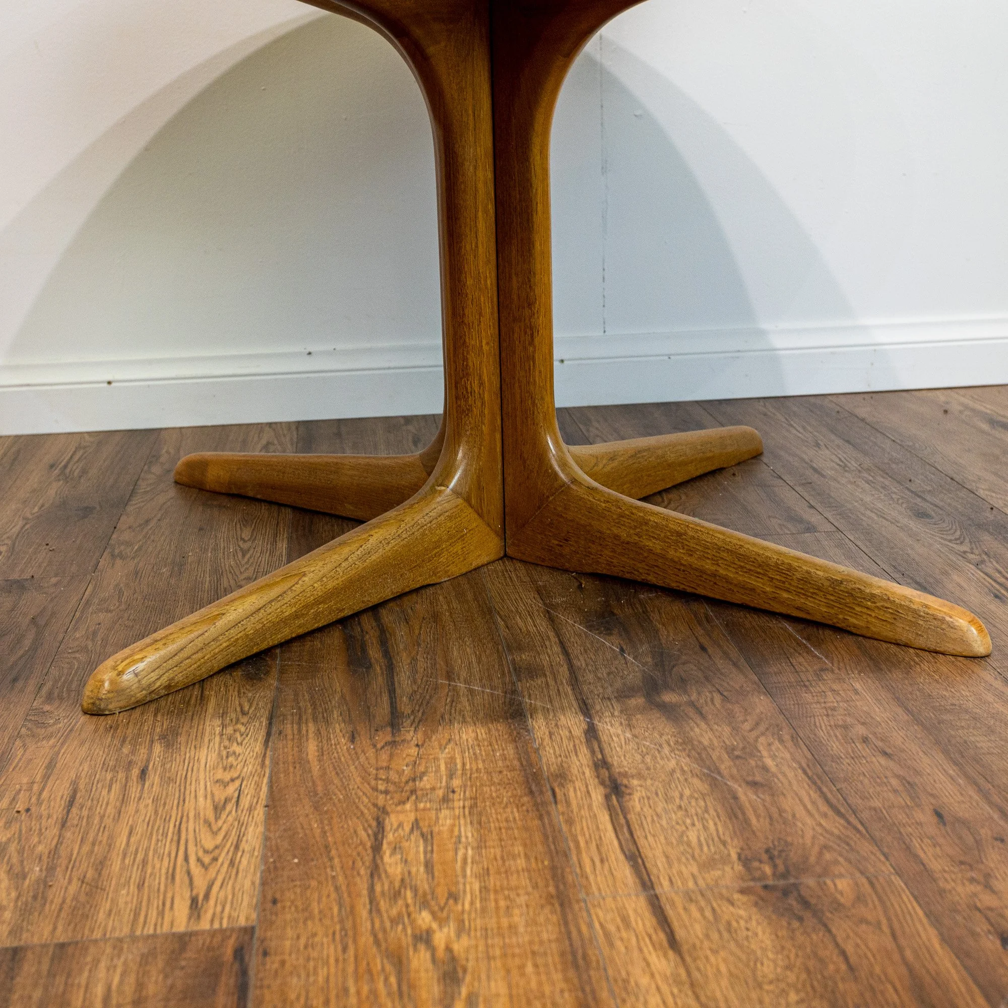 Gudme Mobelfabrik Model 451 Round Teak Extending Dining Table