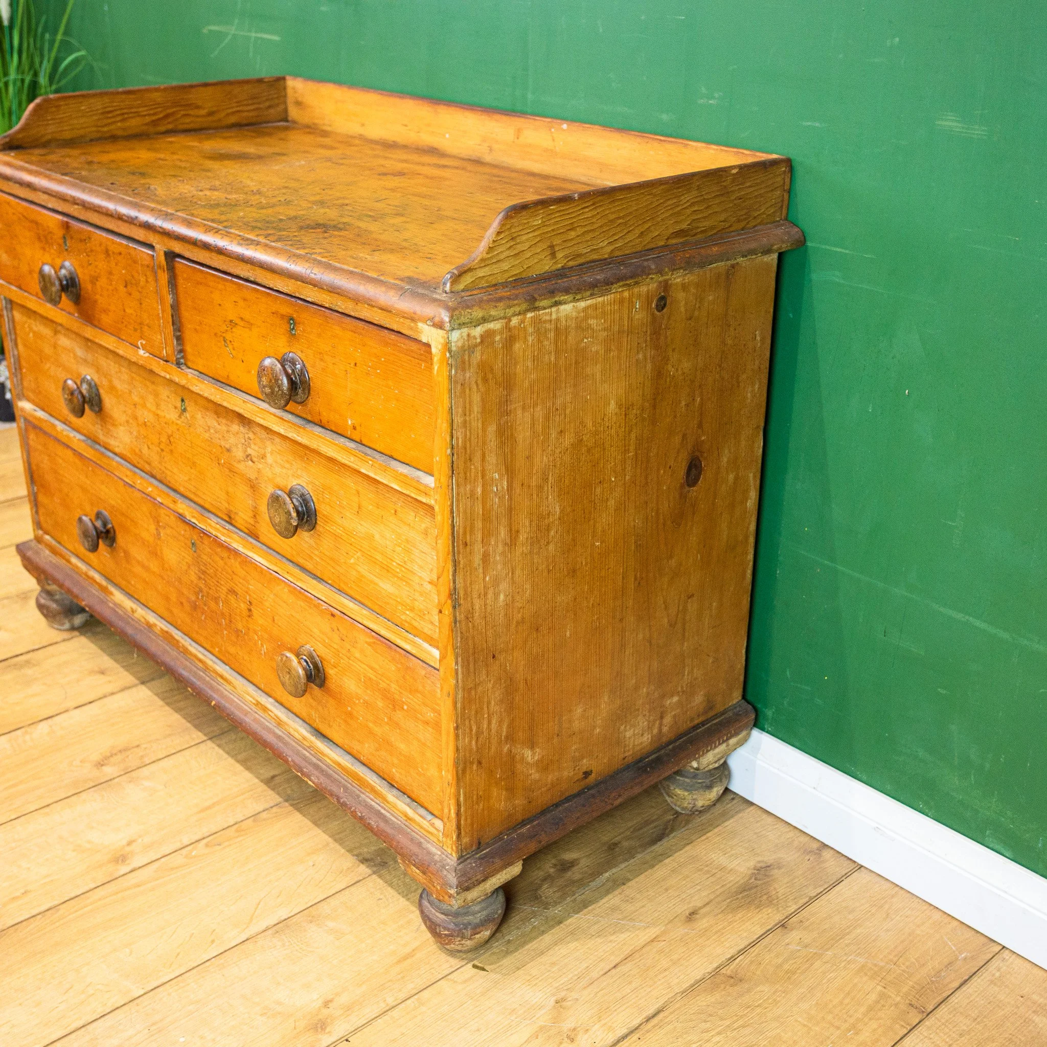 Victorian Pine Chest of 4 Drawers