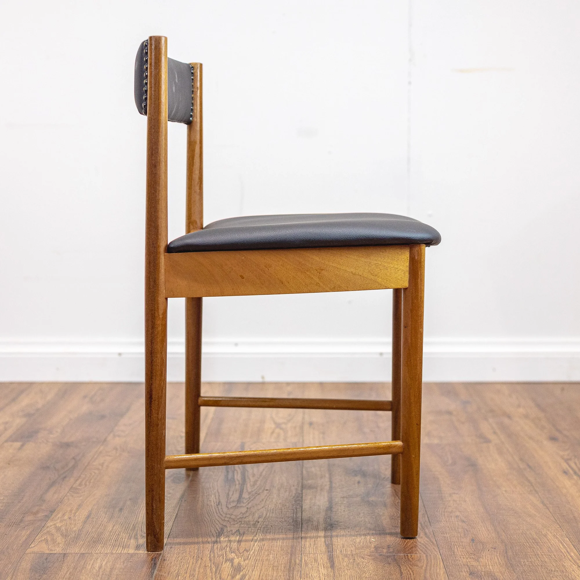 11 - Mcintosh 9533 Teak 6x Dining Chairs -12.jpg