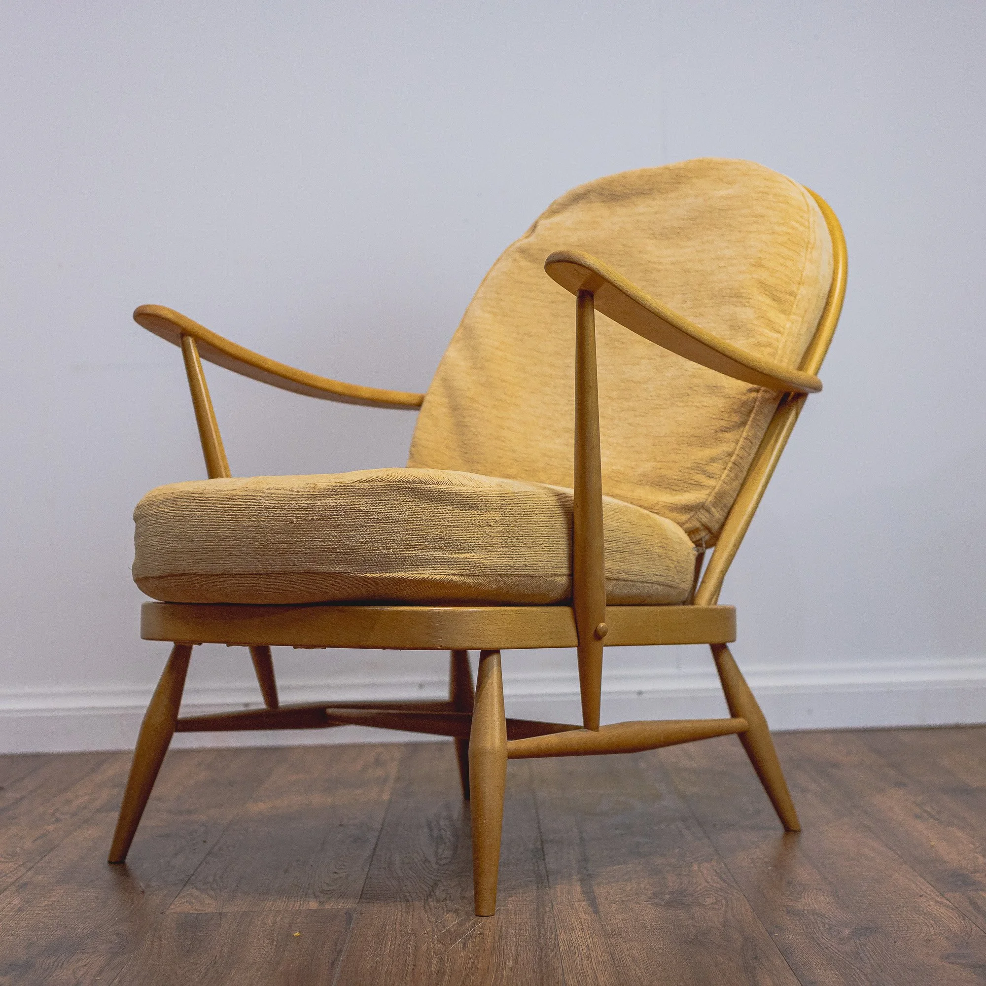 Ercol Blonde Elm Windsor Model 203 Armchair -1.jpg