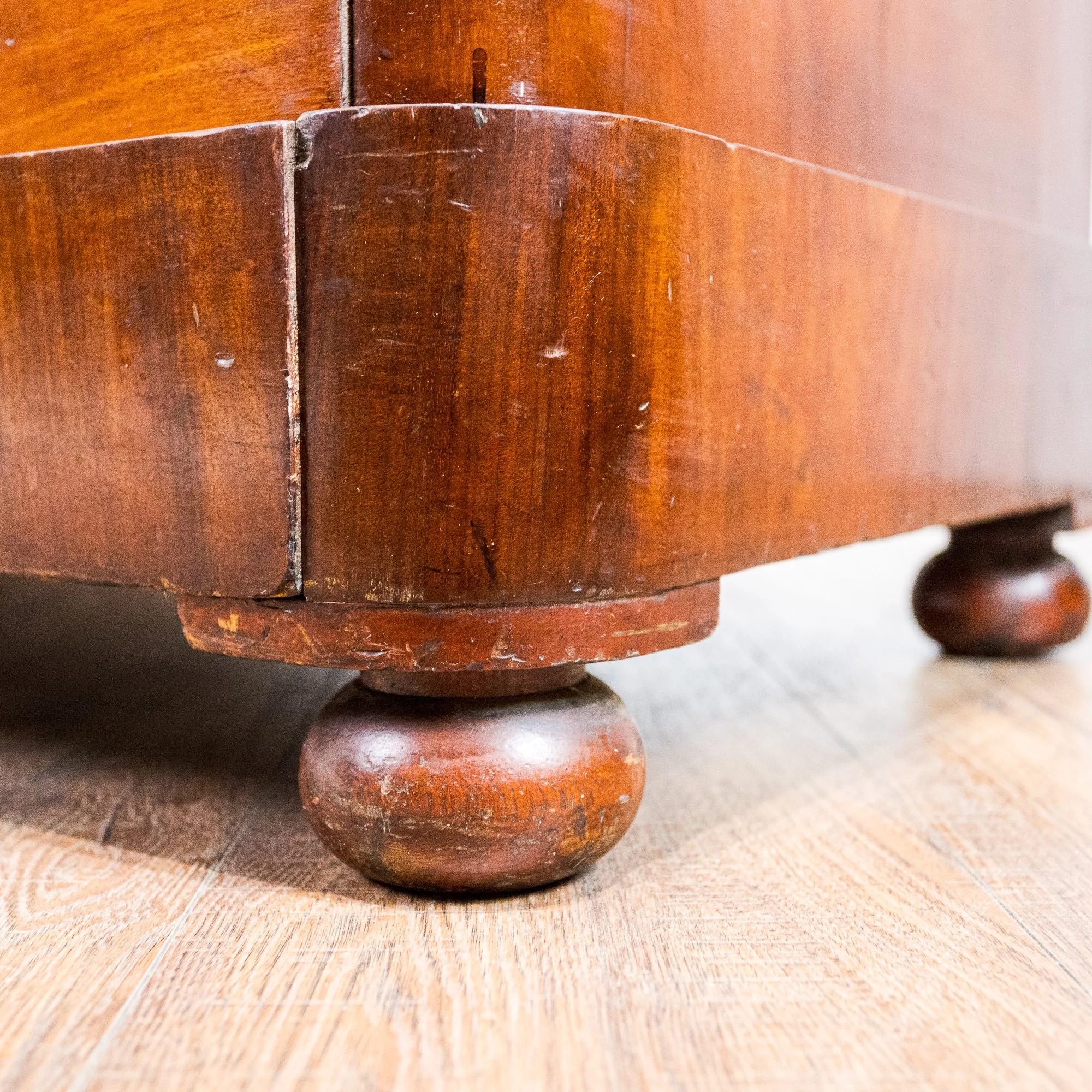 Victorian Flamed Mahogany Chest of 5 Drawers