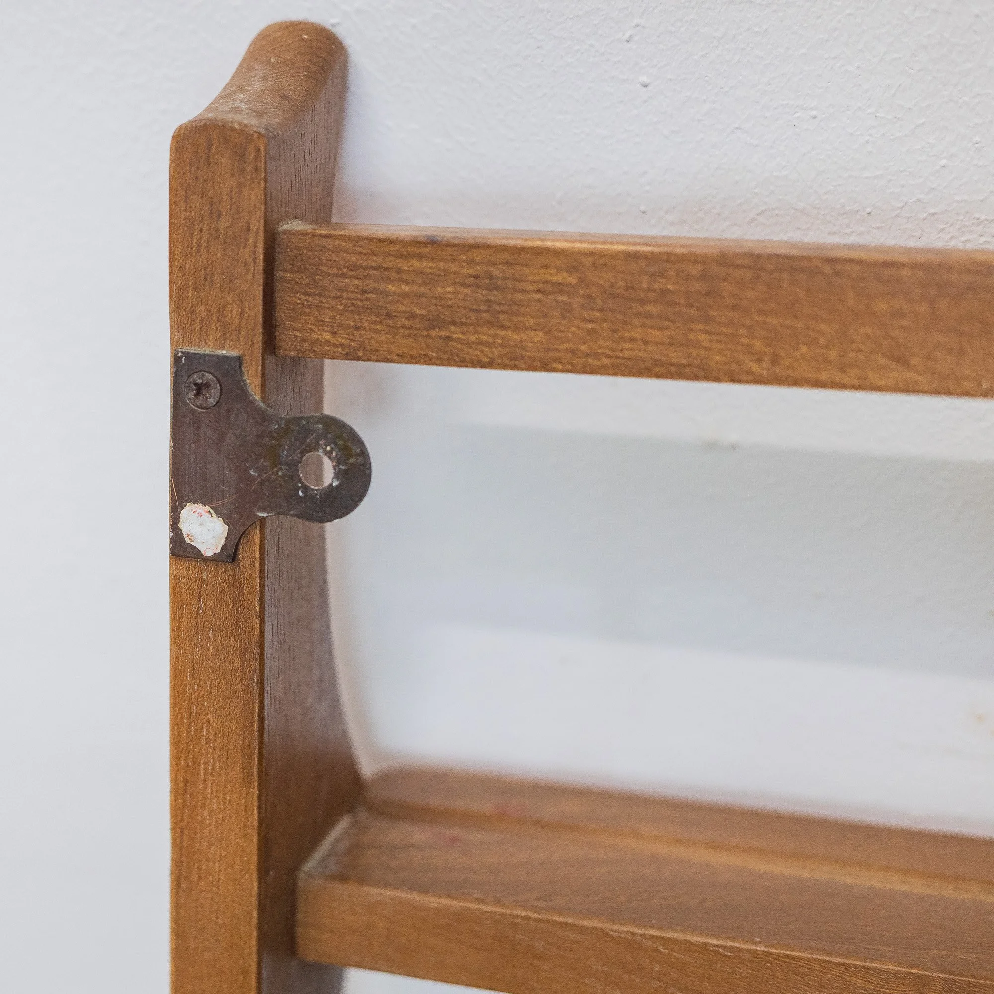 22. Ercol Blue Label Elm Plate Rack Model 287-15.jpg