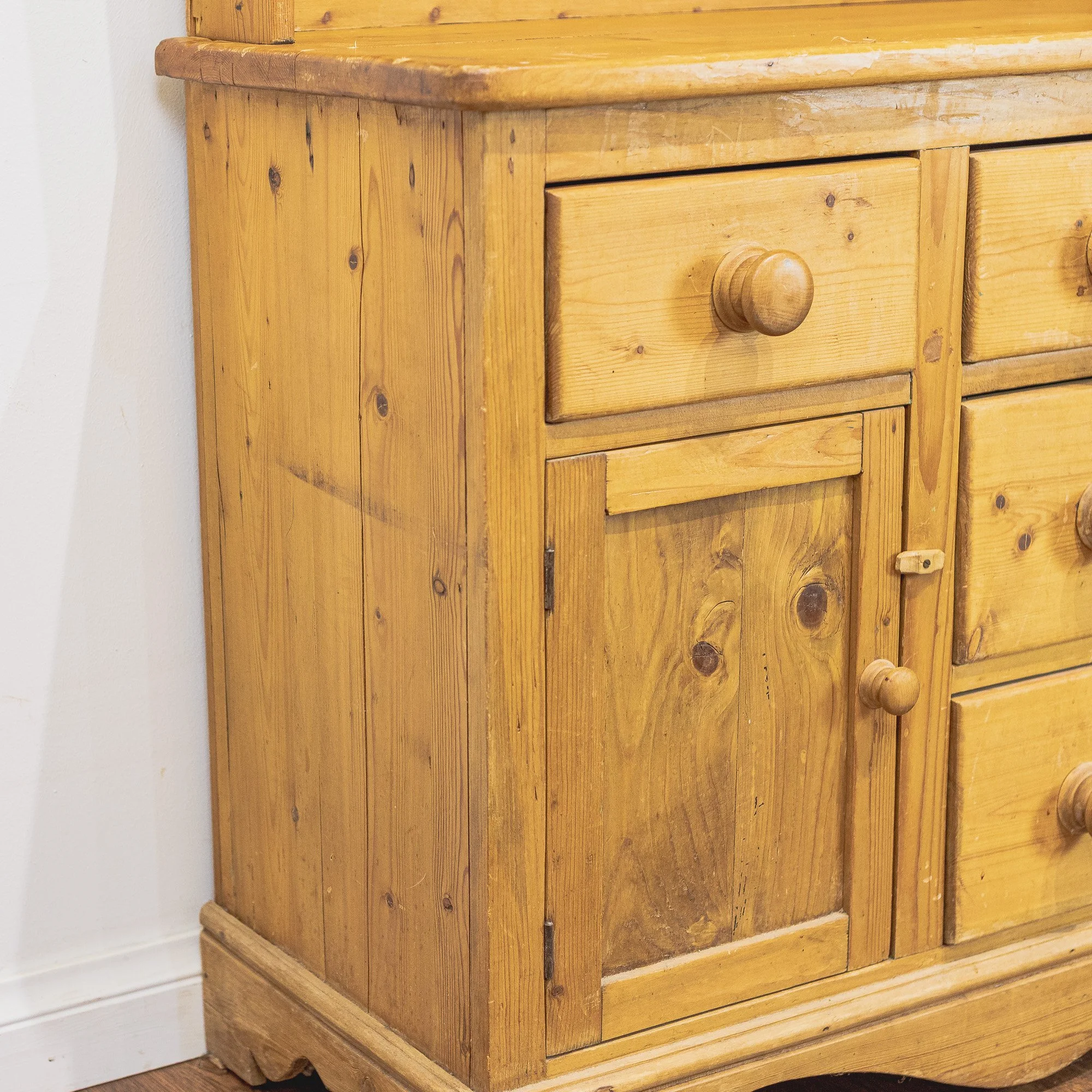 Small Pine Welsh Kitchen Dresser -14.jpg