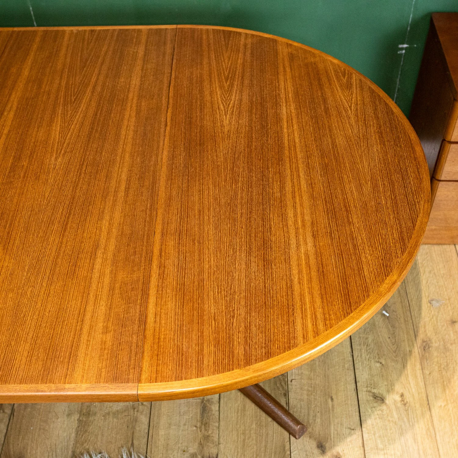 Gudme Møbelfabrik Teak Pedestal Extending Dining Table