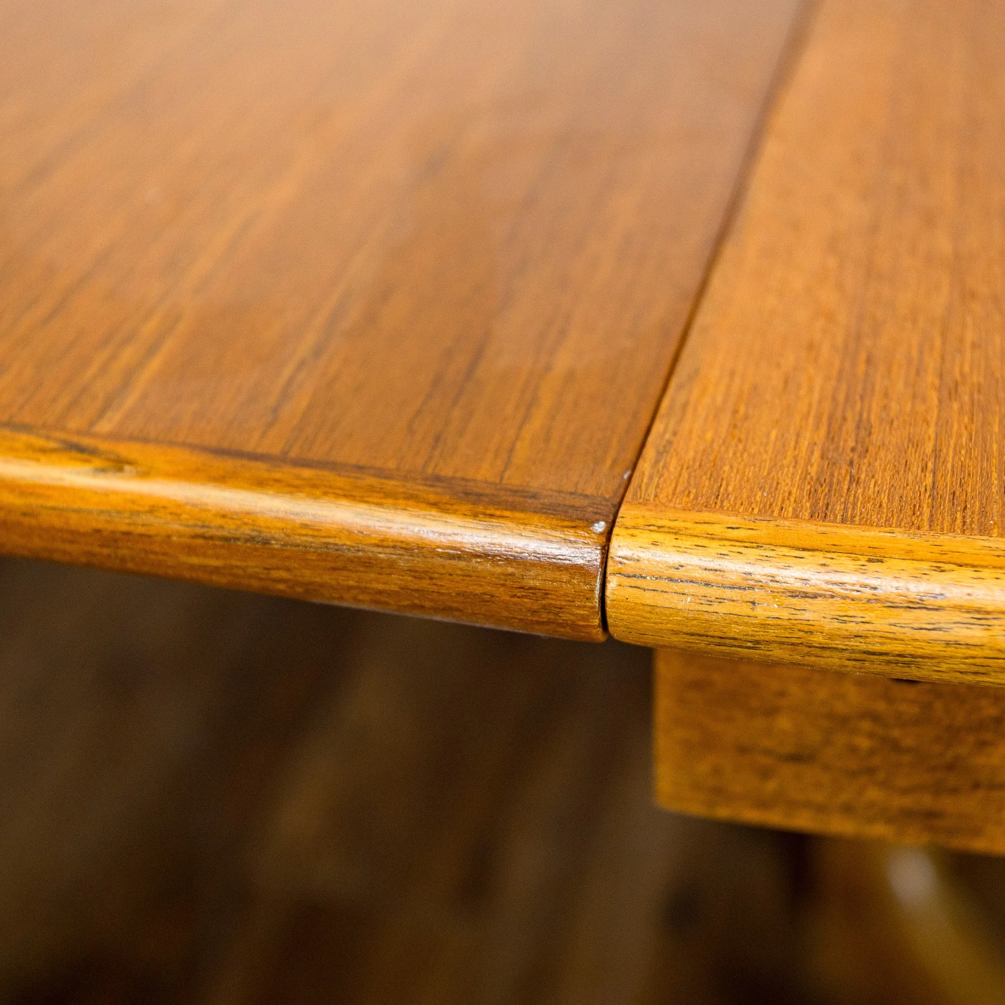 Gudme Mobelfabrik Model 451 Round Teak Extending Dining Table