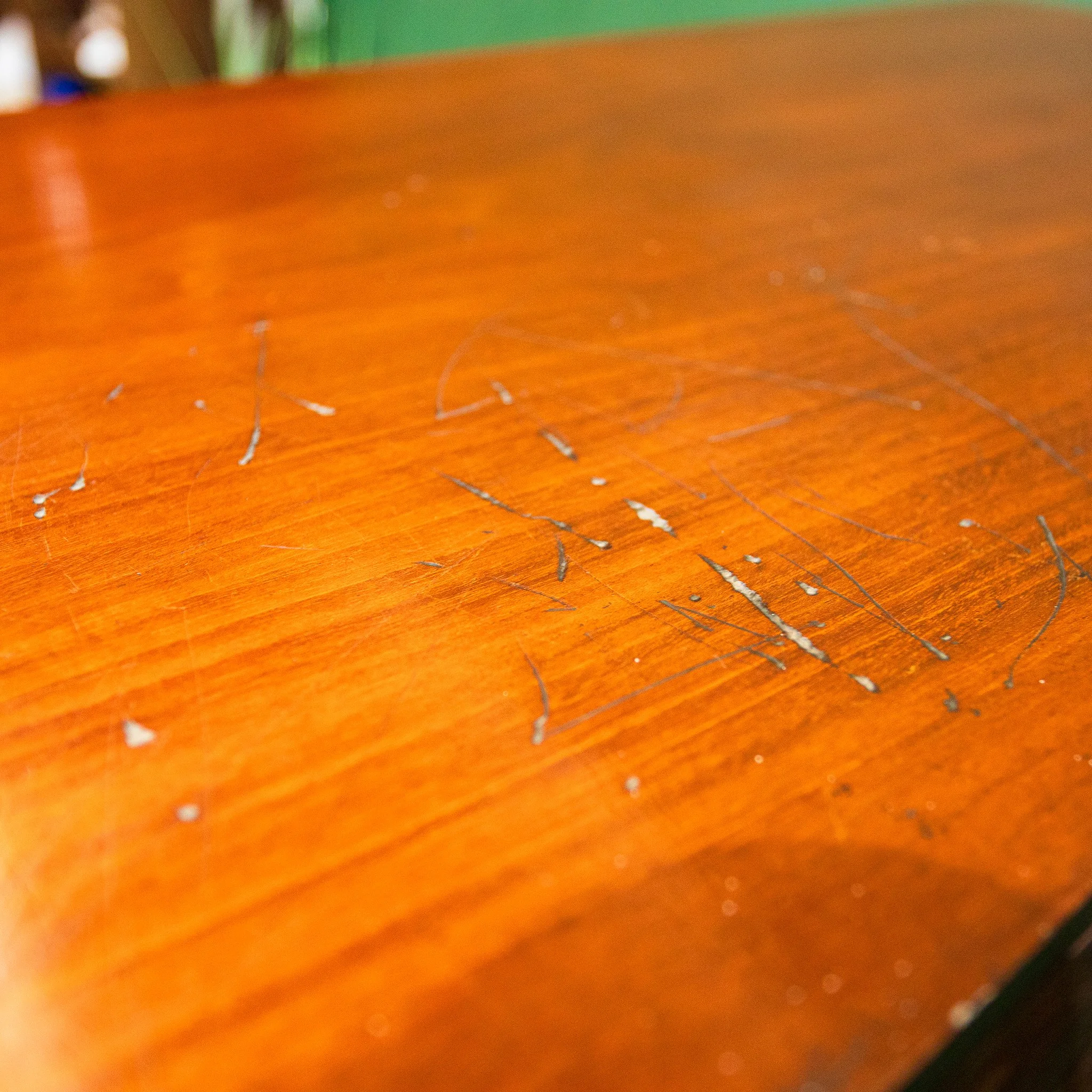 Large Flamed Mahogany Scotch Chest of 5 Drawers