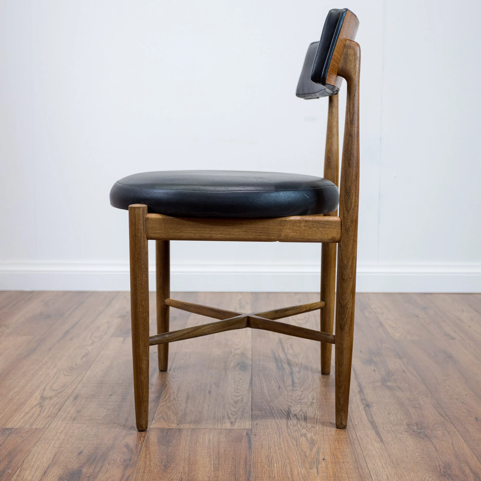 6x G Plan Fresco Round Dining Chairs by Victor B. Wilkins
