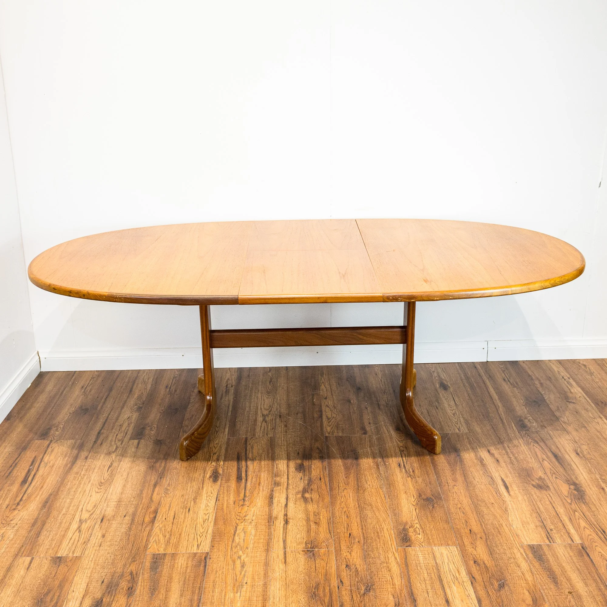 G Plan Fresco Oval 'Whale Tail' Extending Dining Table