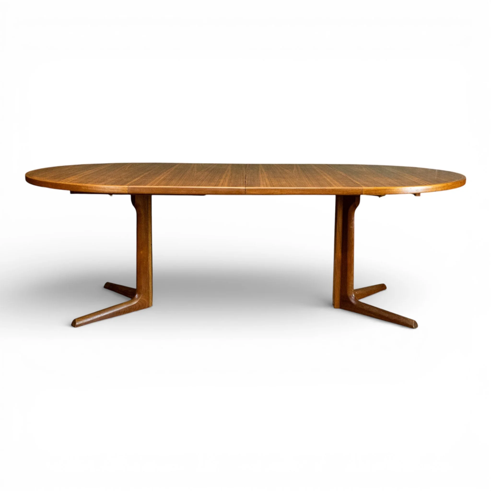 Gudme Møbelfabrik Teak Pedestal Extending Dining Table