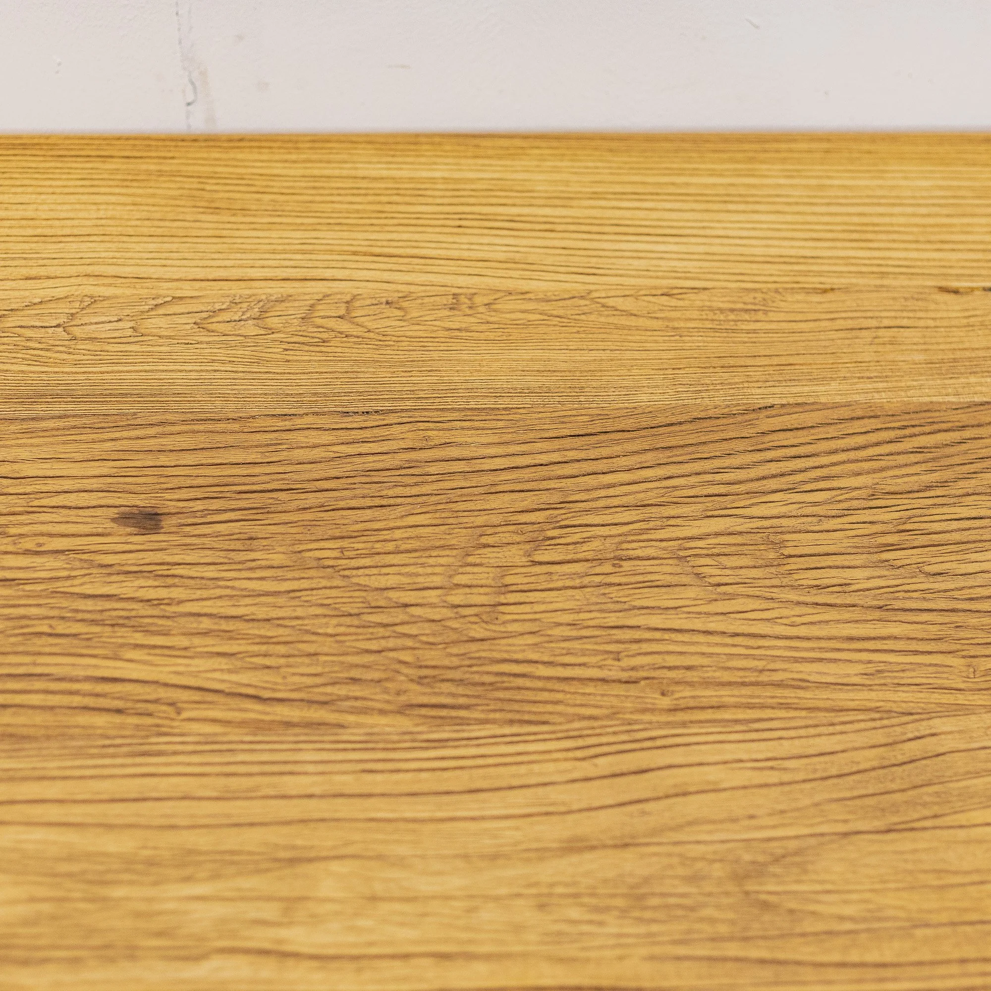Rustic Reclaimed Elm 5ft Dining Table -13.jpg