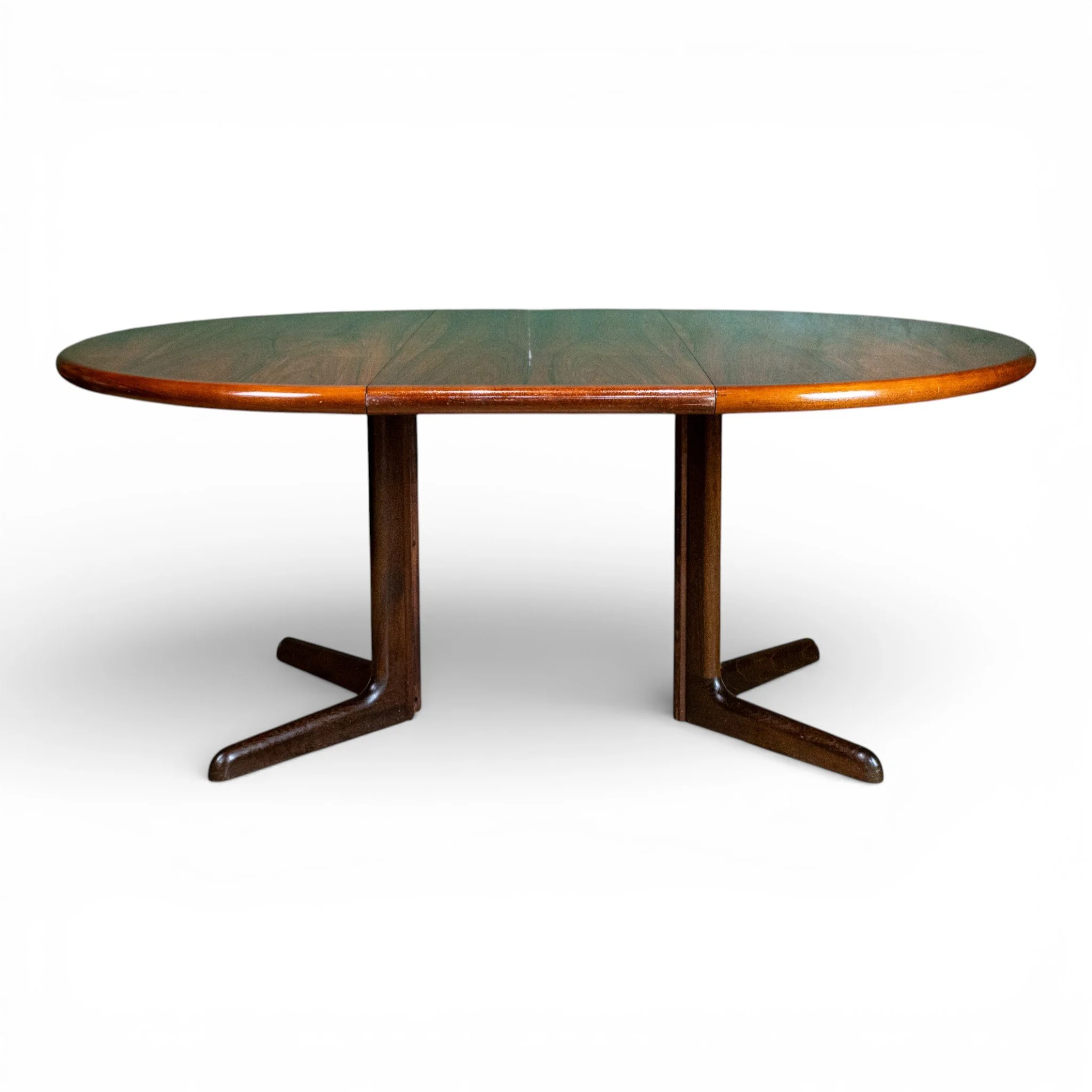 Gudme Møbelfabrik Rosewood Round Extending Dining Table