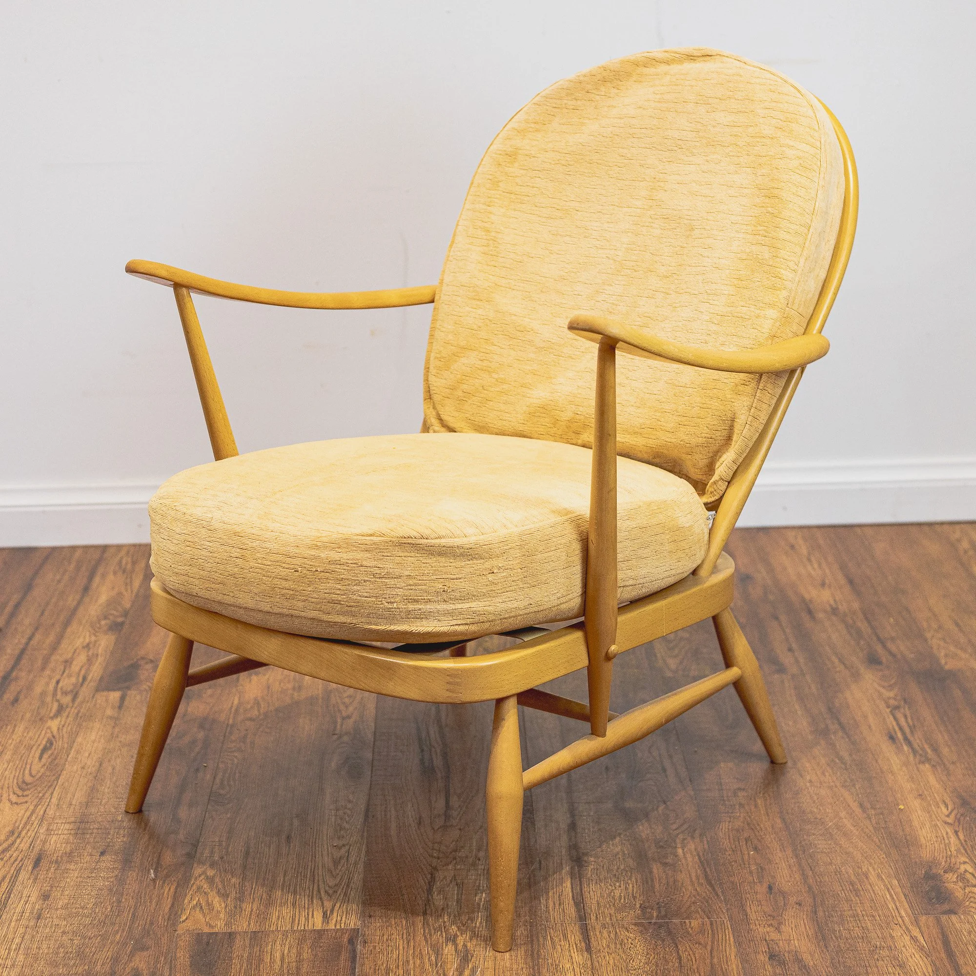 Ercol Blonde Elm Windsor Model 203 Armchair -3.jpg