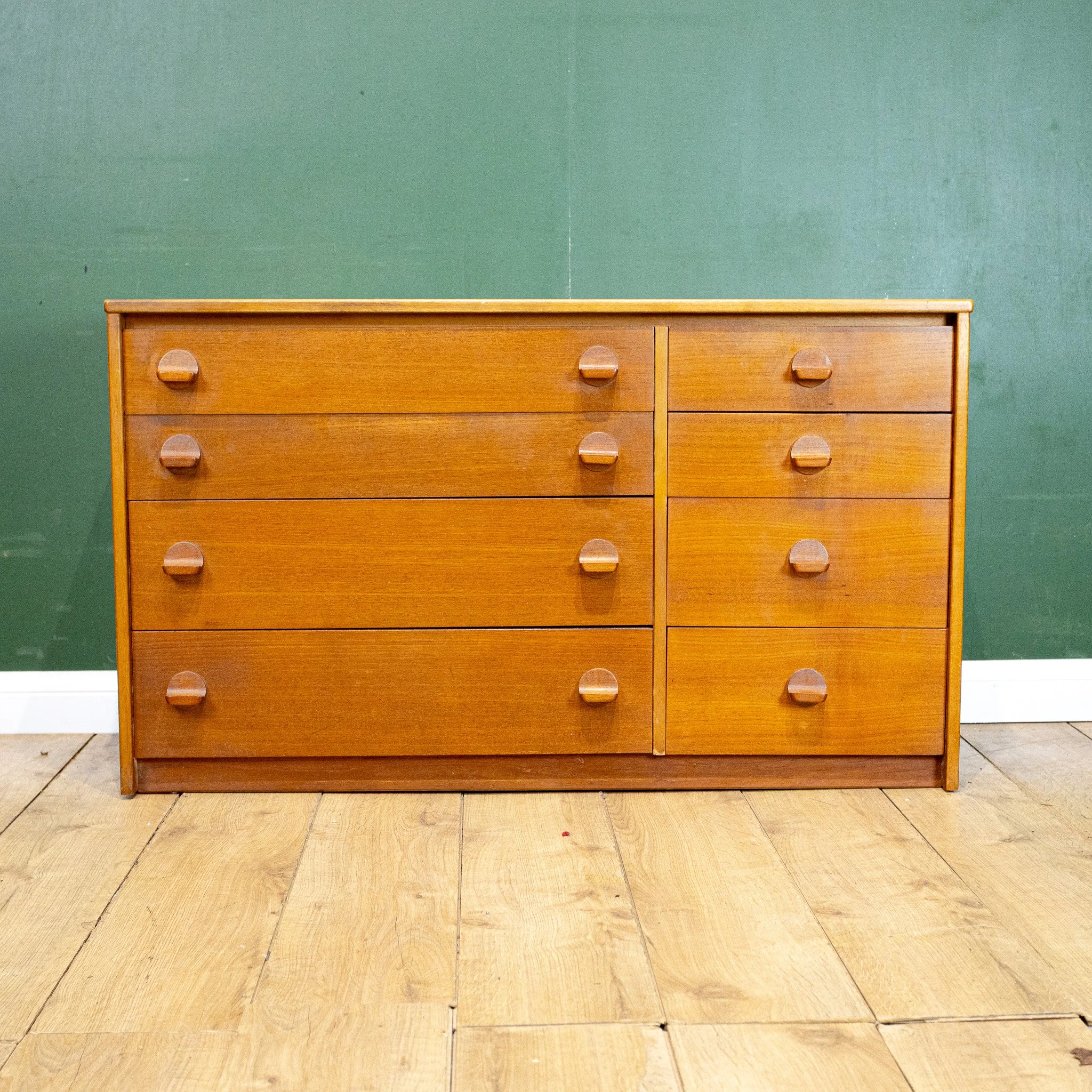 Stag Cantana Chest of 8 Drawers