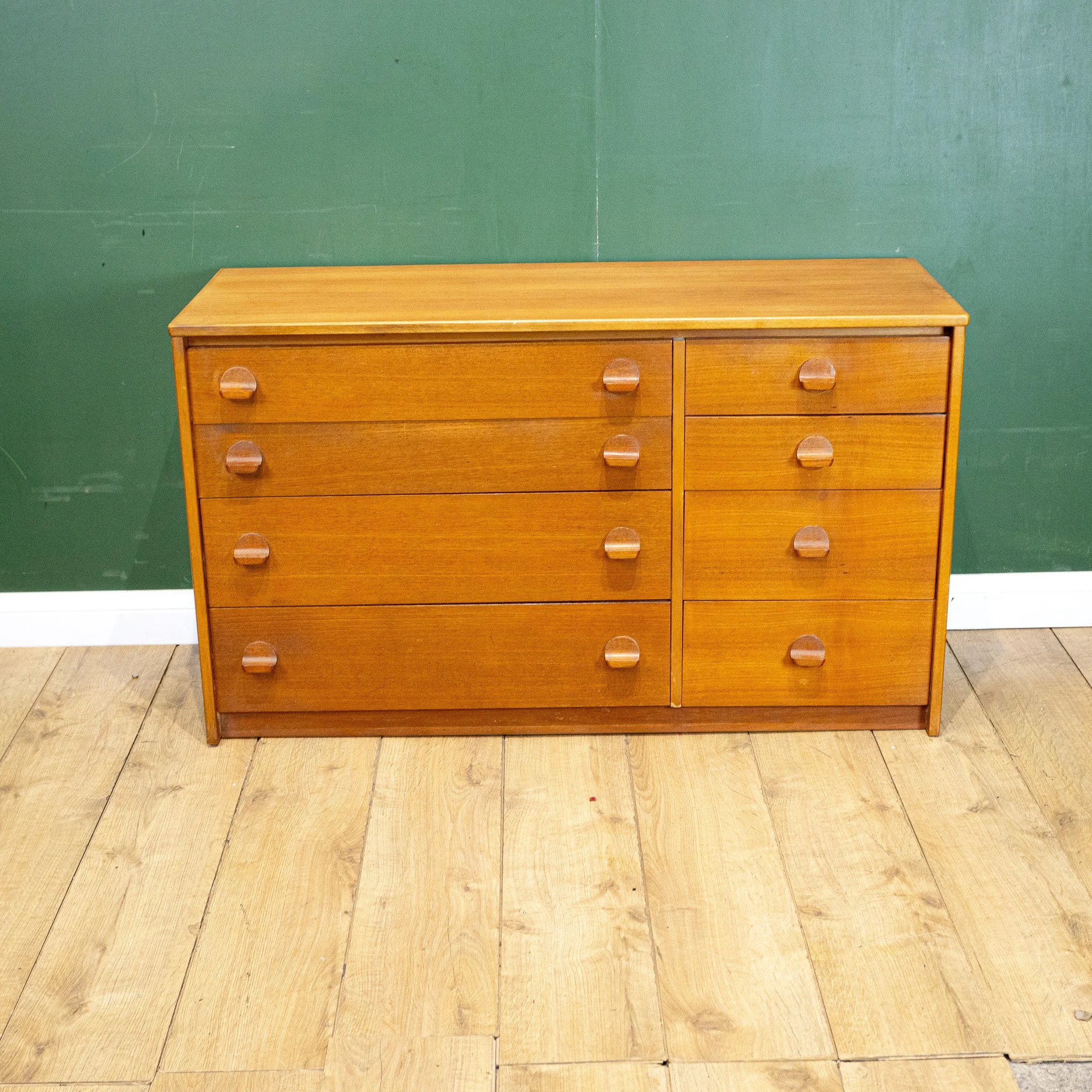 Stag Cantana Chest of 8 Drawers