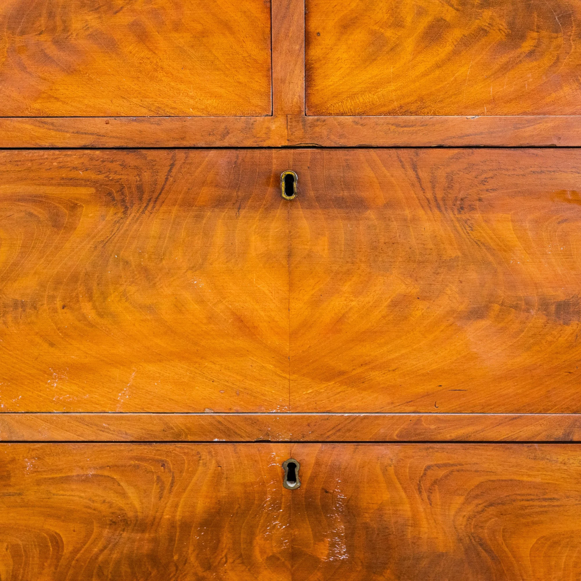 Victorian Flamed Mahogany Chest of 5 Drawers