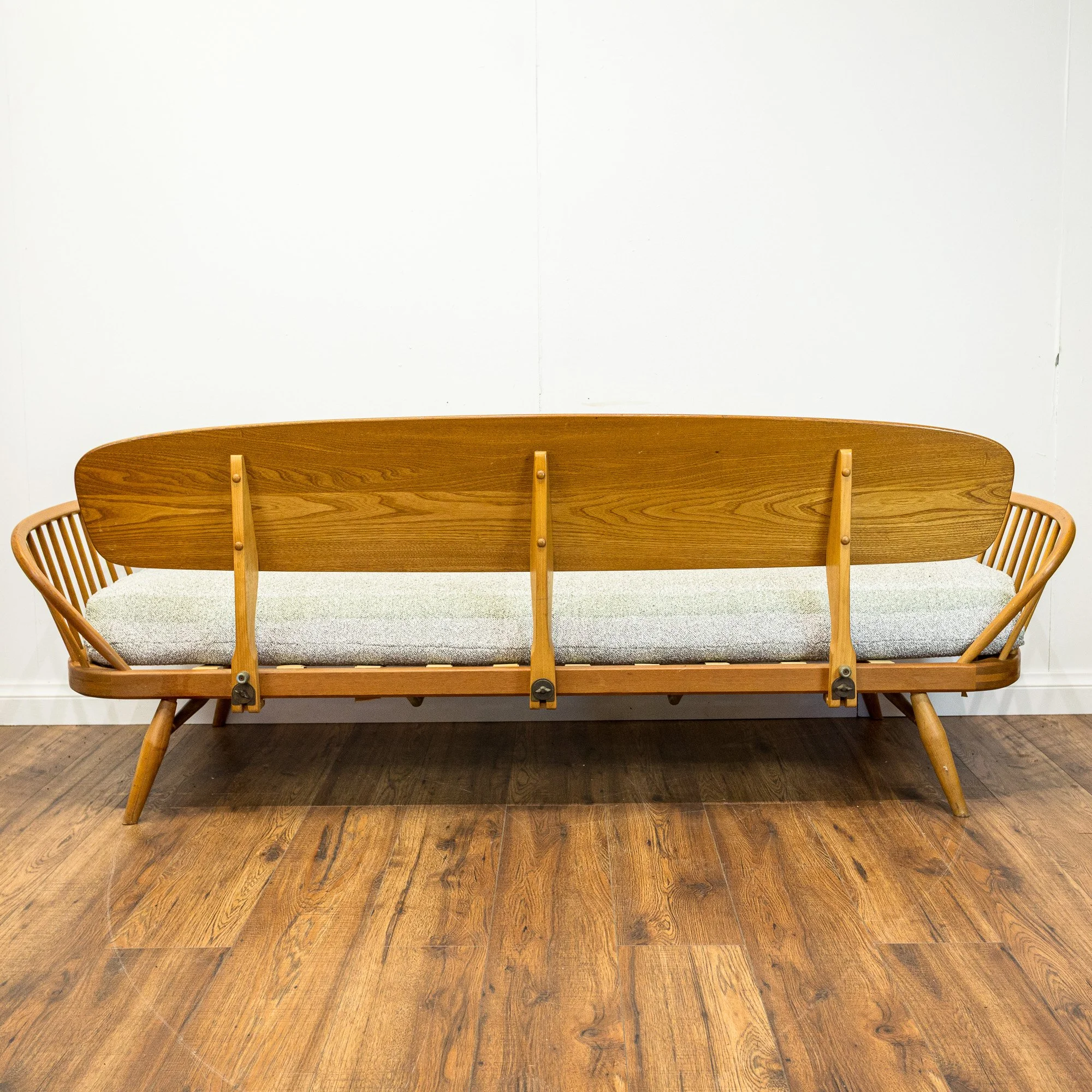 Ercol Model 355 Blonde Elm Studio Couch / Daybed