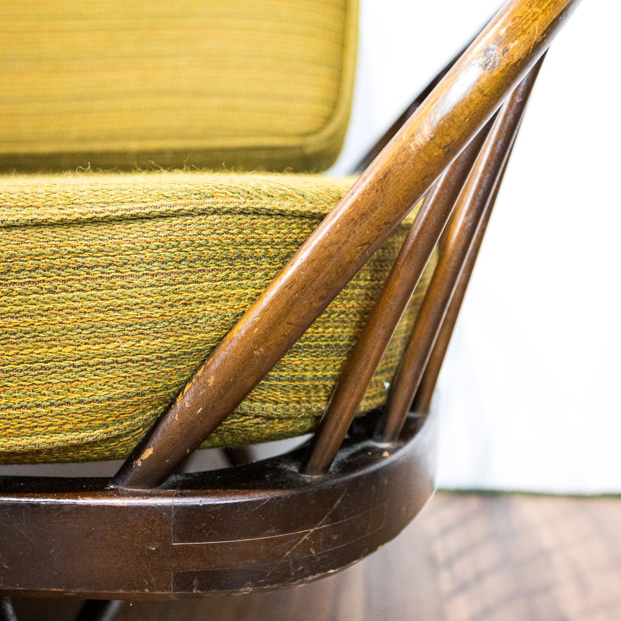 Ercol Studio Couch / Daybed in Brown