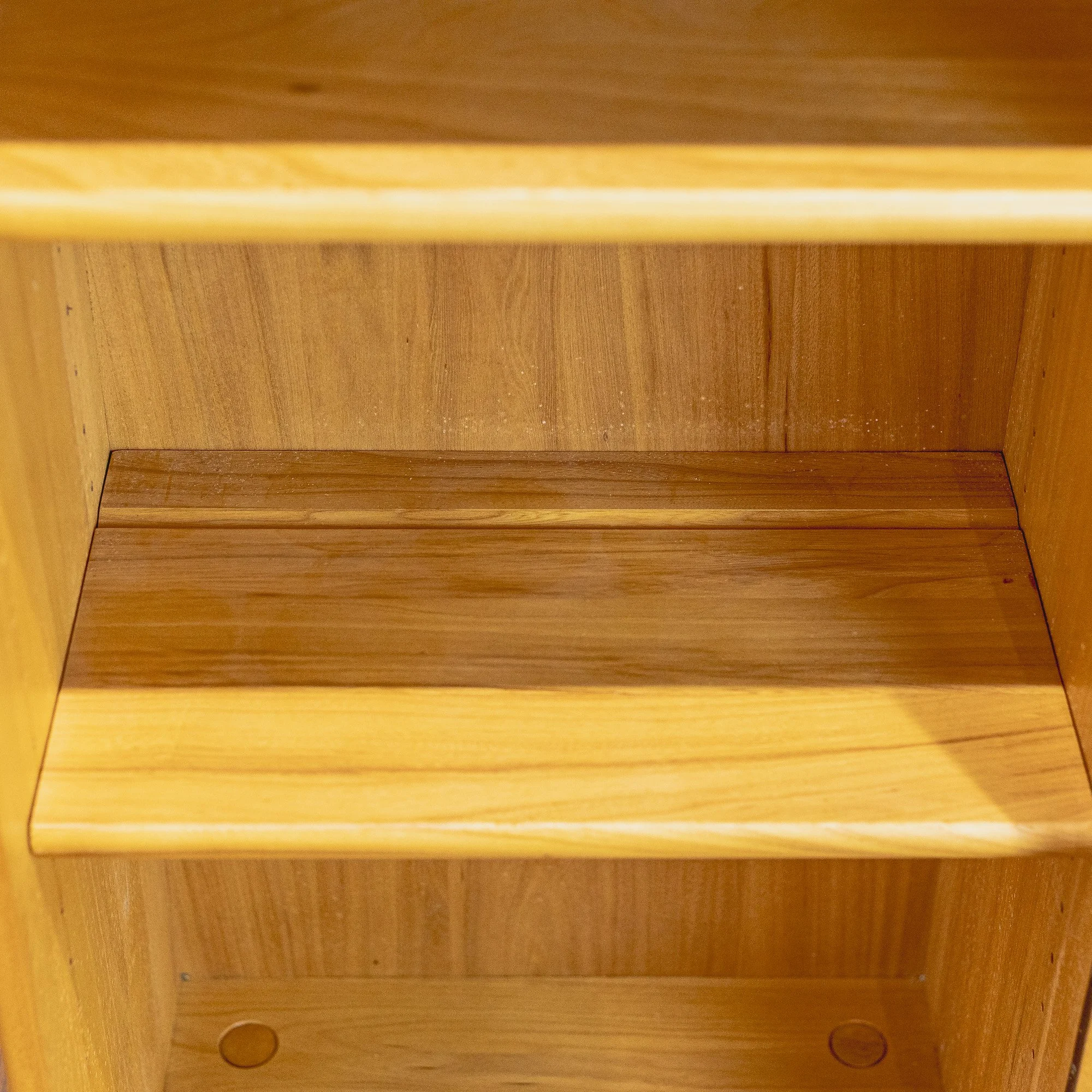 Ercol Windsor Model 1008 Blonde Elm Single Cupboard -7.jpg