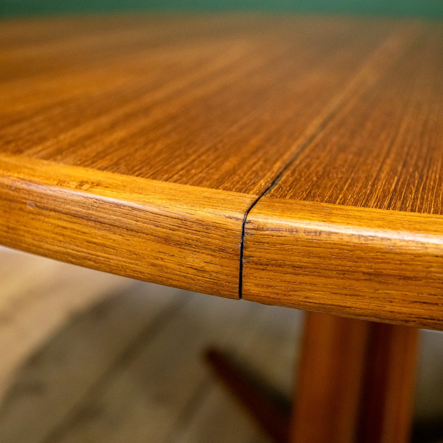 Gudme Møbelfabrik Teak Pedestal Extending Dining Table