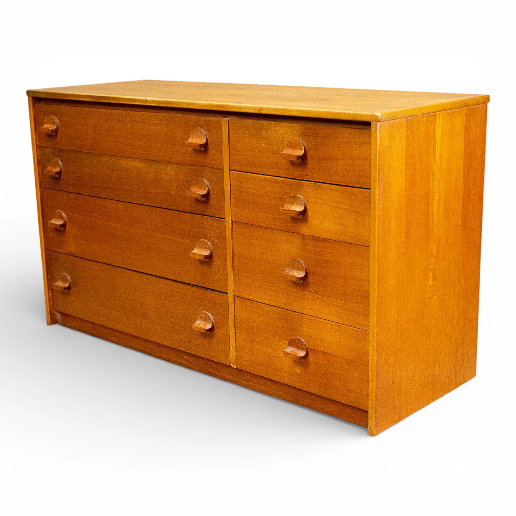 Stag Cantana Chest of 8 Drawers