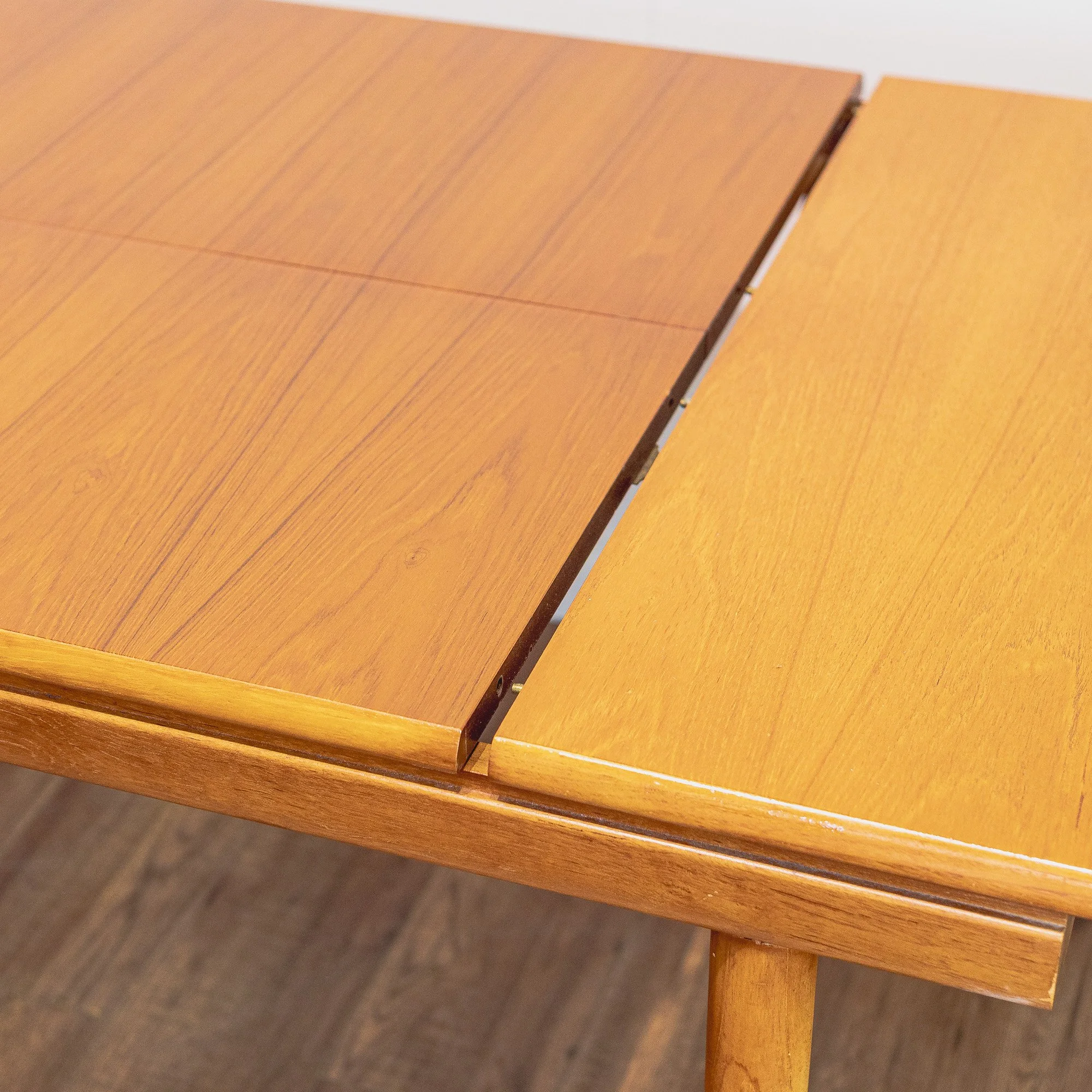 White & Newton Rectangular Teak Extending Dining Table -8.jpg