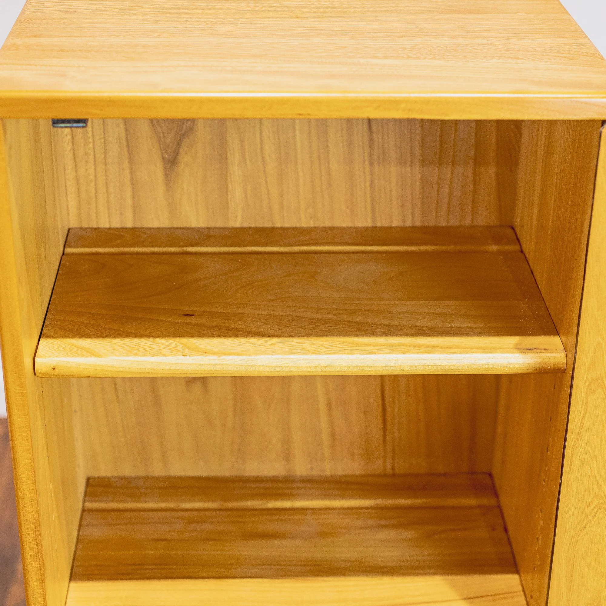 Ercol Windsor Model 1008 Blonde Elm Single Cupboard -9.jpg