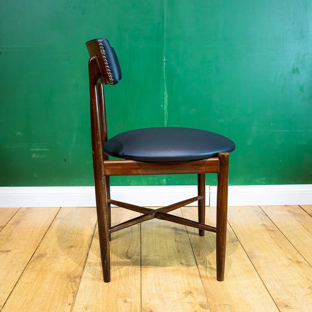 G-Plan Fresco Dining Table & 6 Round Chairs