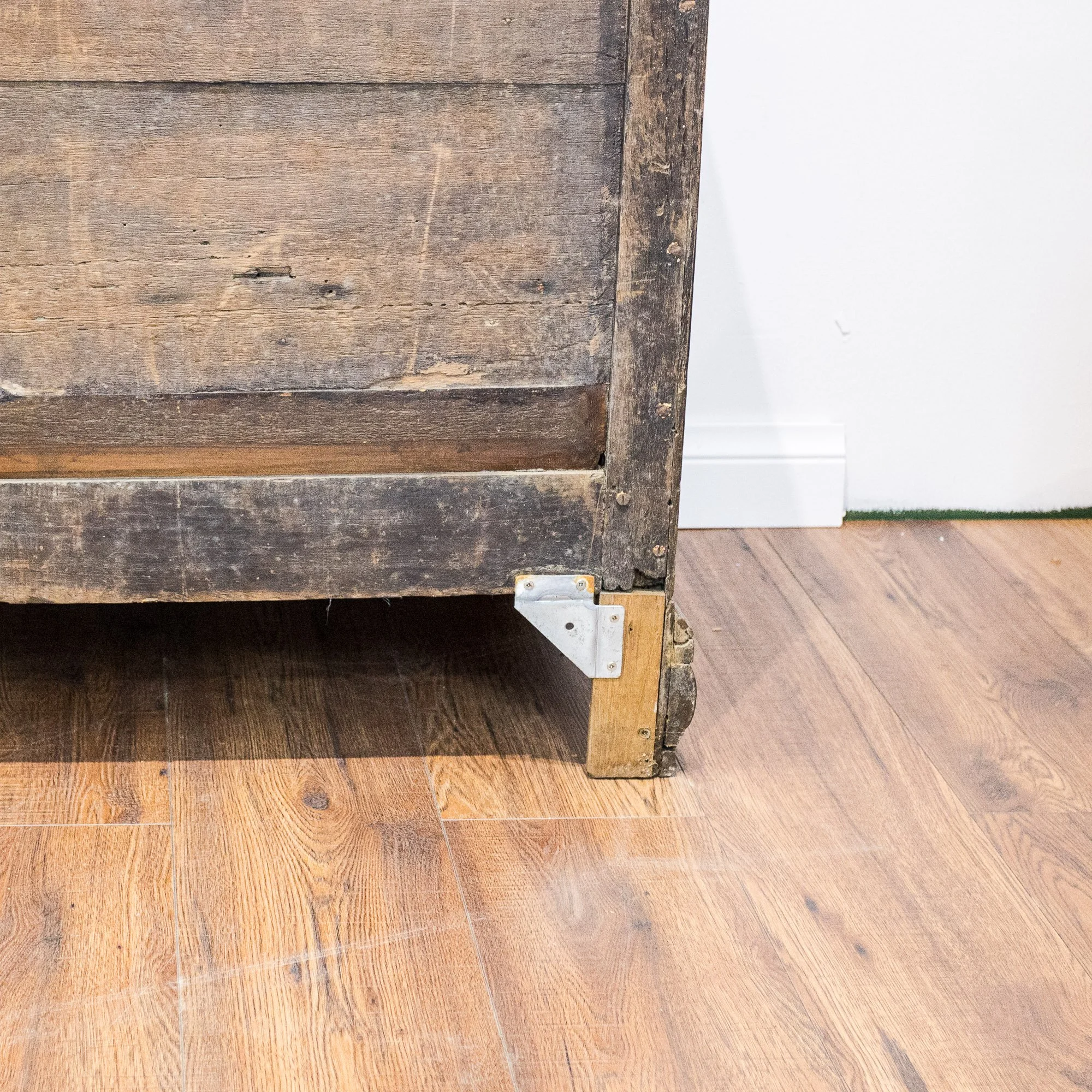 George III Oak 8 Drawer Sideboard