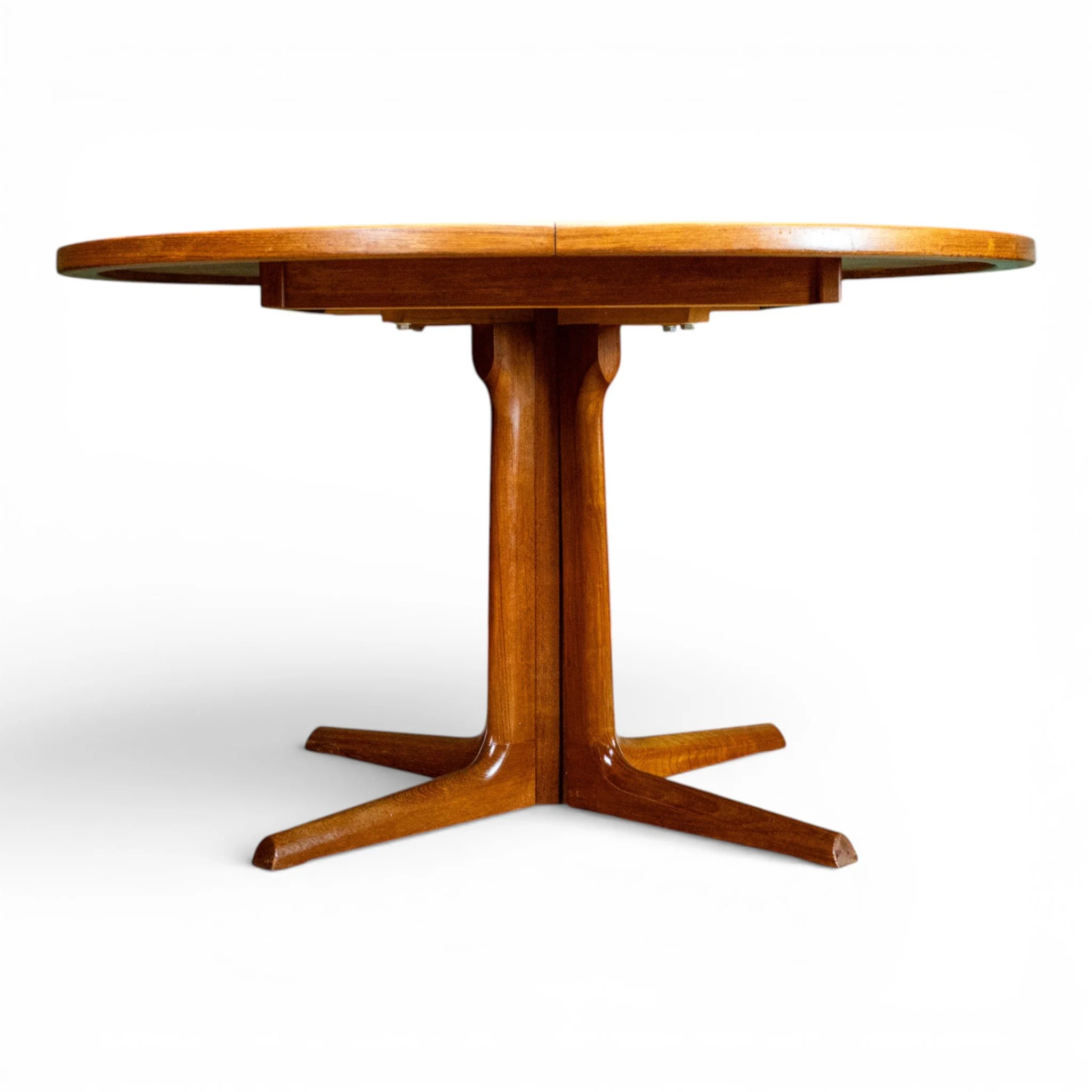 Gudme Møbelfabrik Teak Pedestal Extending Dining Table