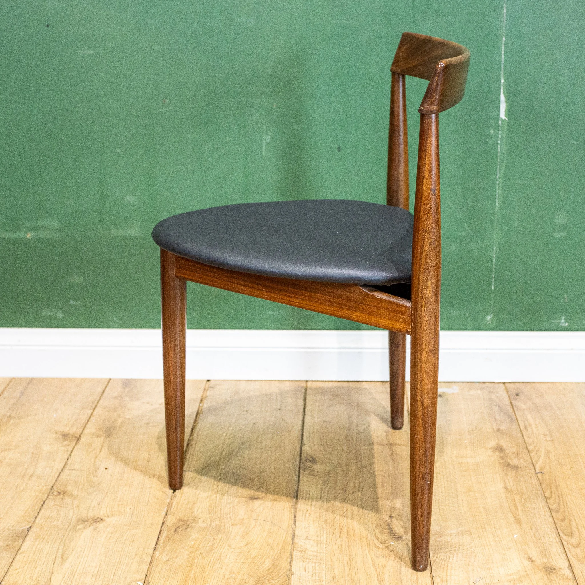 Frem Rolje Roundette Crossbanded Teak Dining Table & 4 Chairs