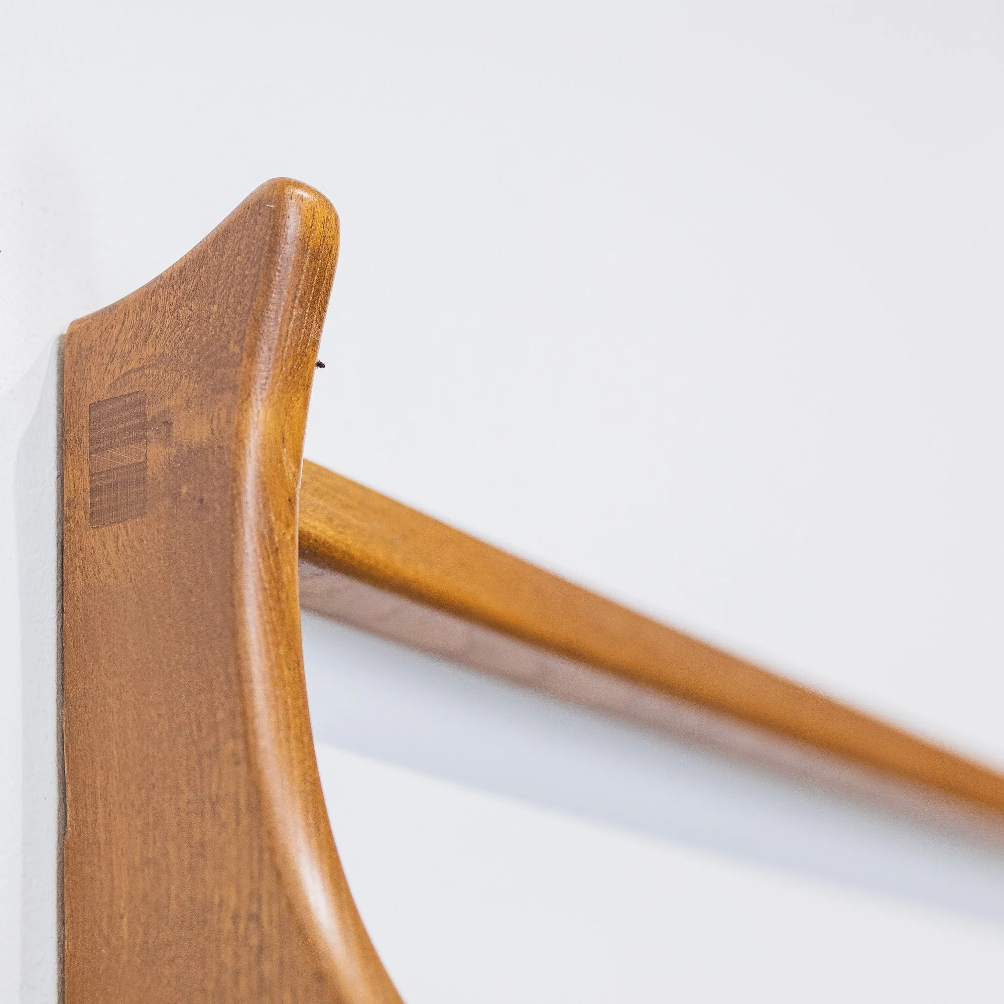 22. Ercol Blue Label Elm Plate Rack Model 287-12.jpg