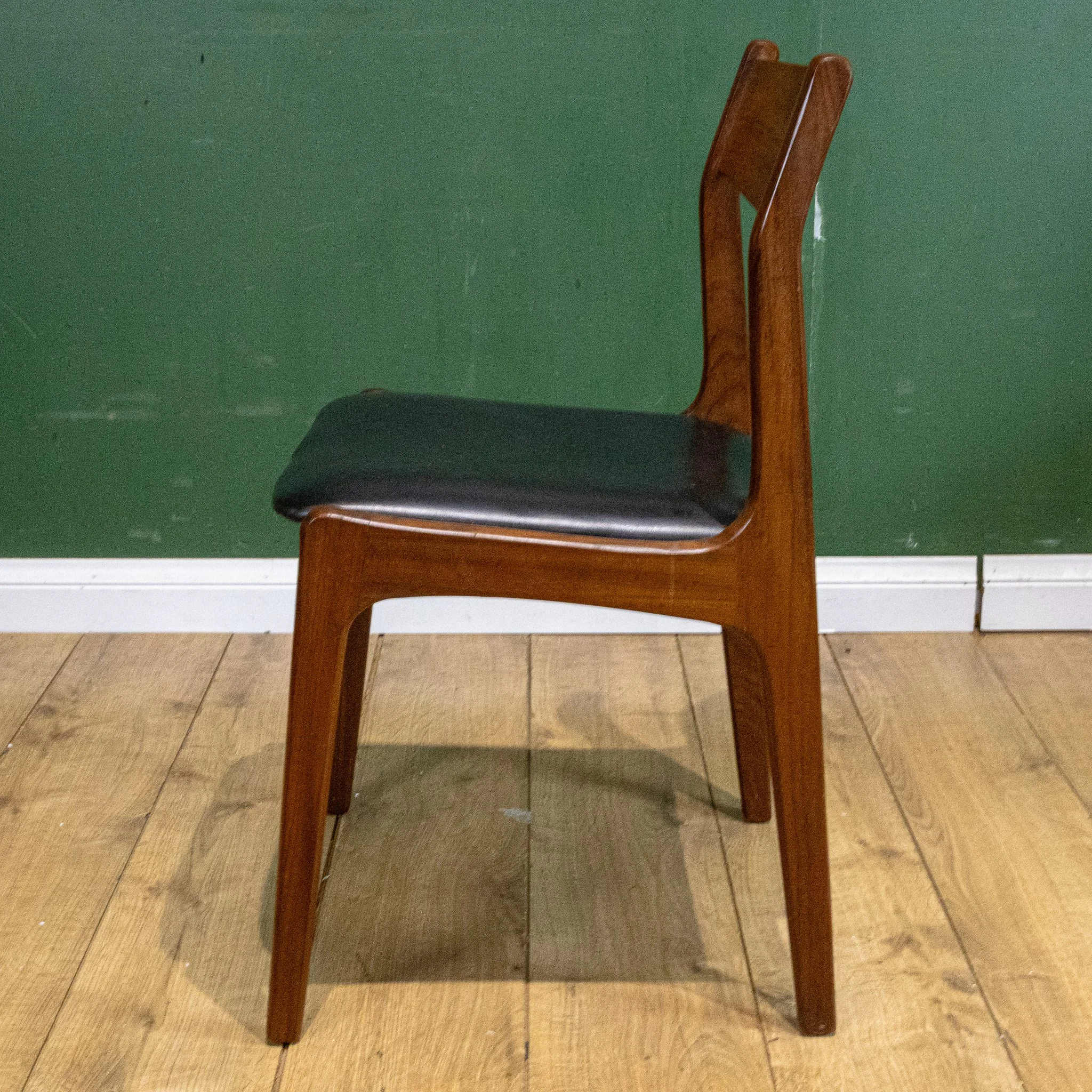 Set of 4 Mid-Century Teak Dining Chairs by R. Huber & Co